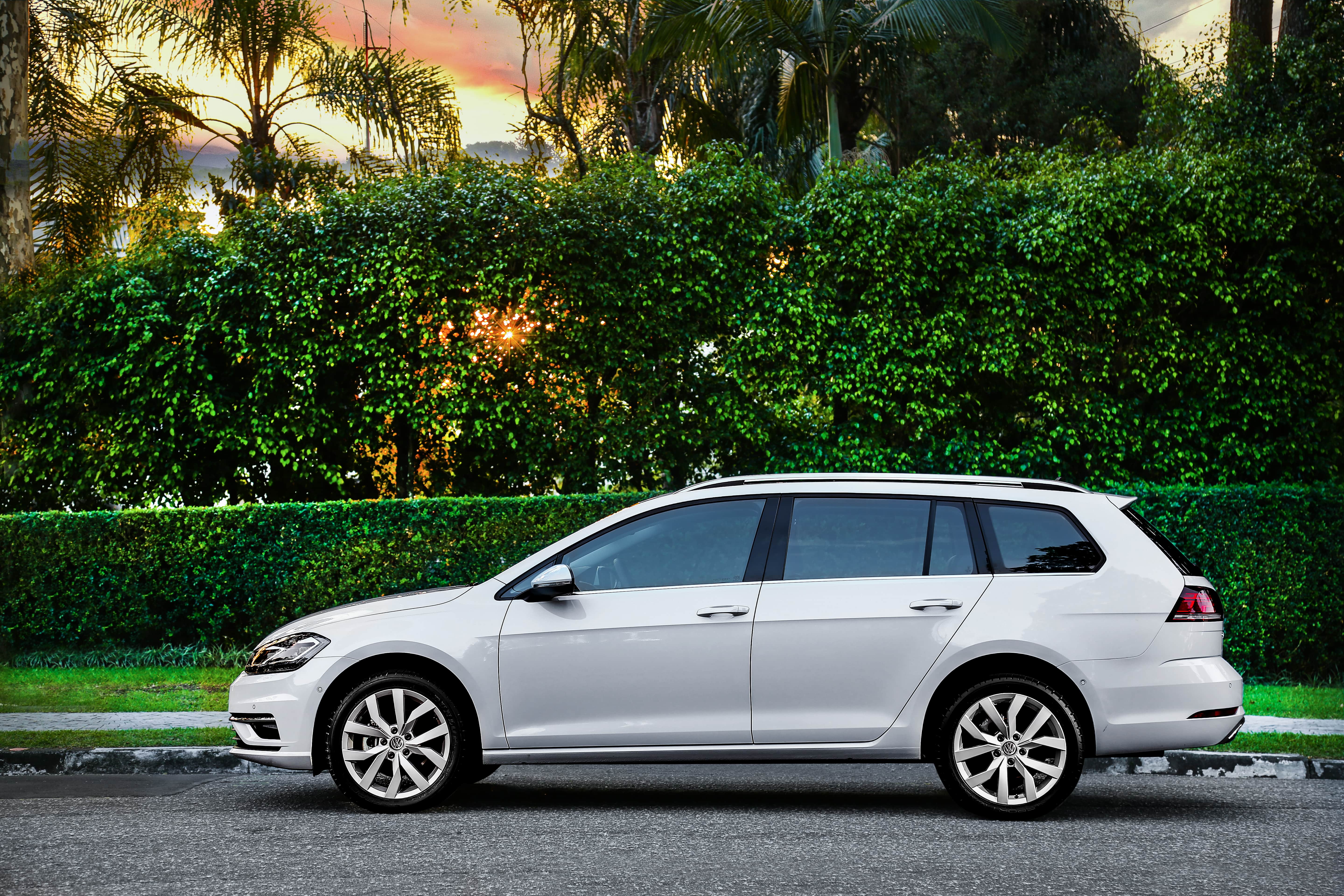  Volkswagen Golf Variant tem porta-malas com 650 litros de capacidade