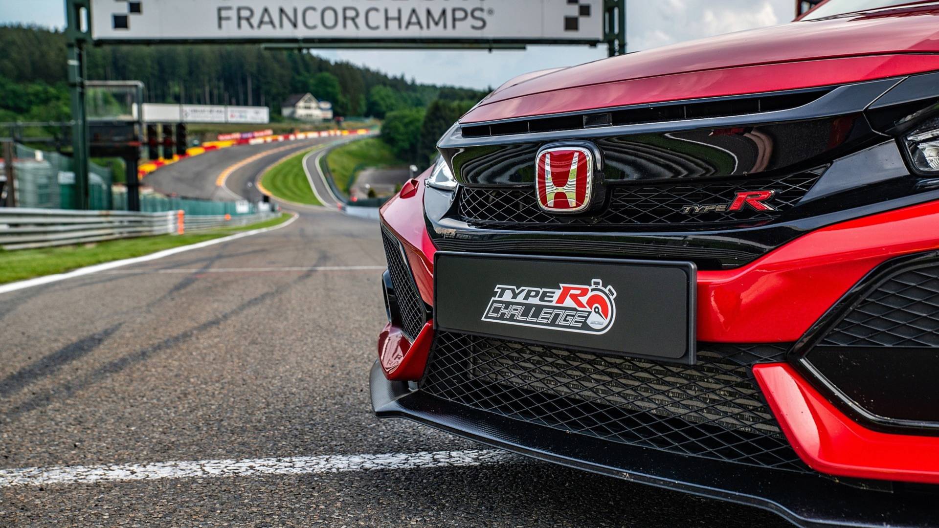 Honda Civic Type R conquistou recorde na pista belga com o tempo de 2:53:72