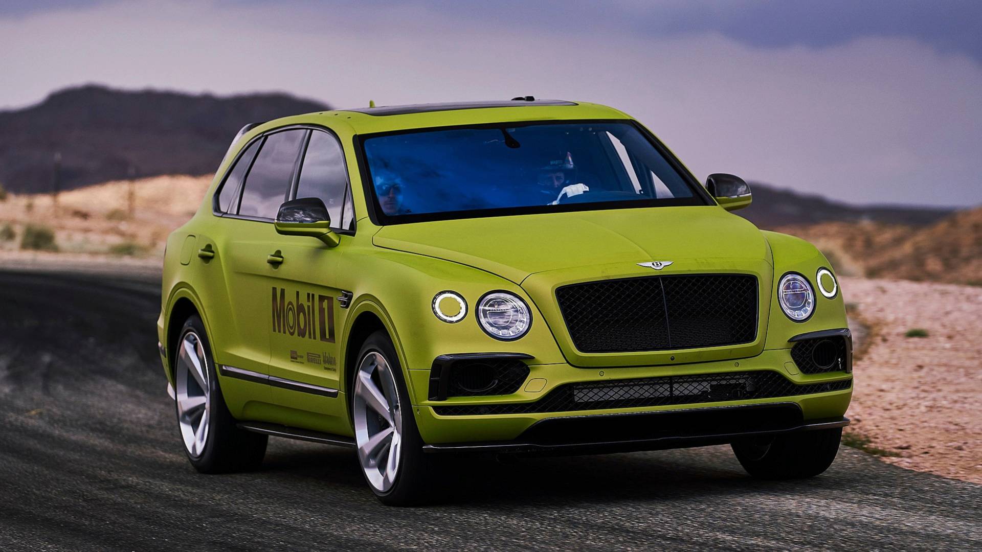 Bentley Bentayga ficou 300 kg mais leve para tentar recorde em Pikes Peak 2