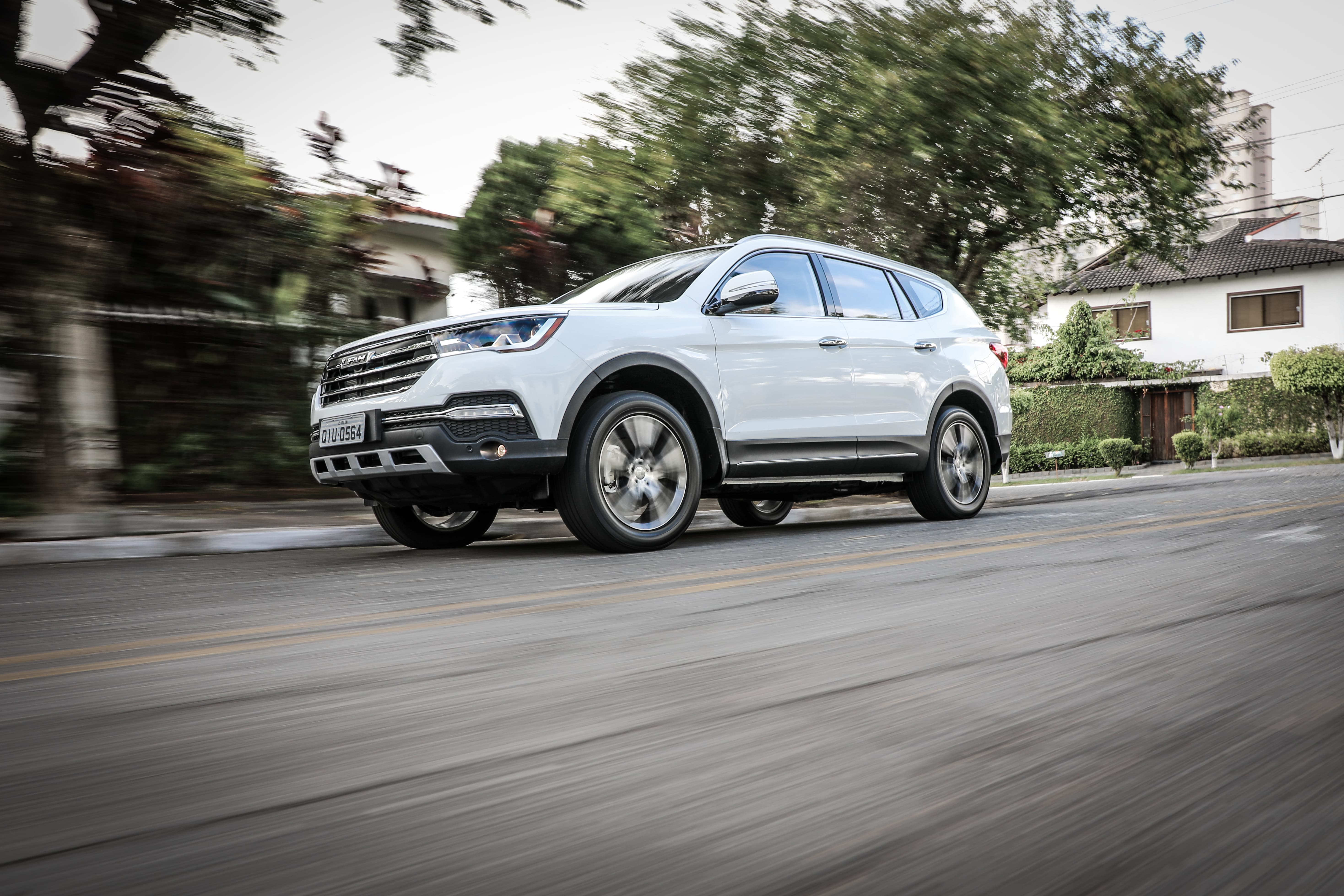  Aposta da Lifan é carregar o X80 com itens de série para acabar com o preconceito sobre os carros chineses