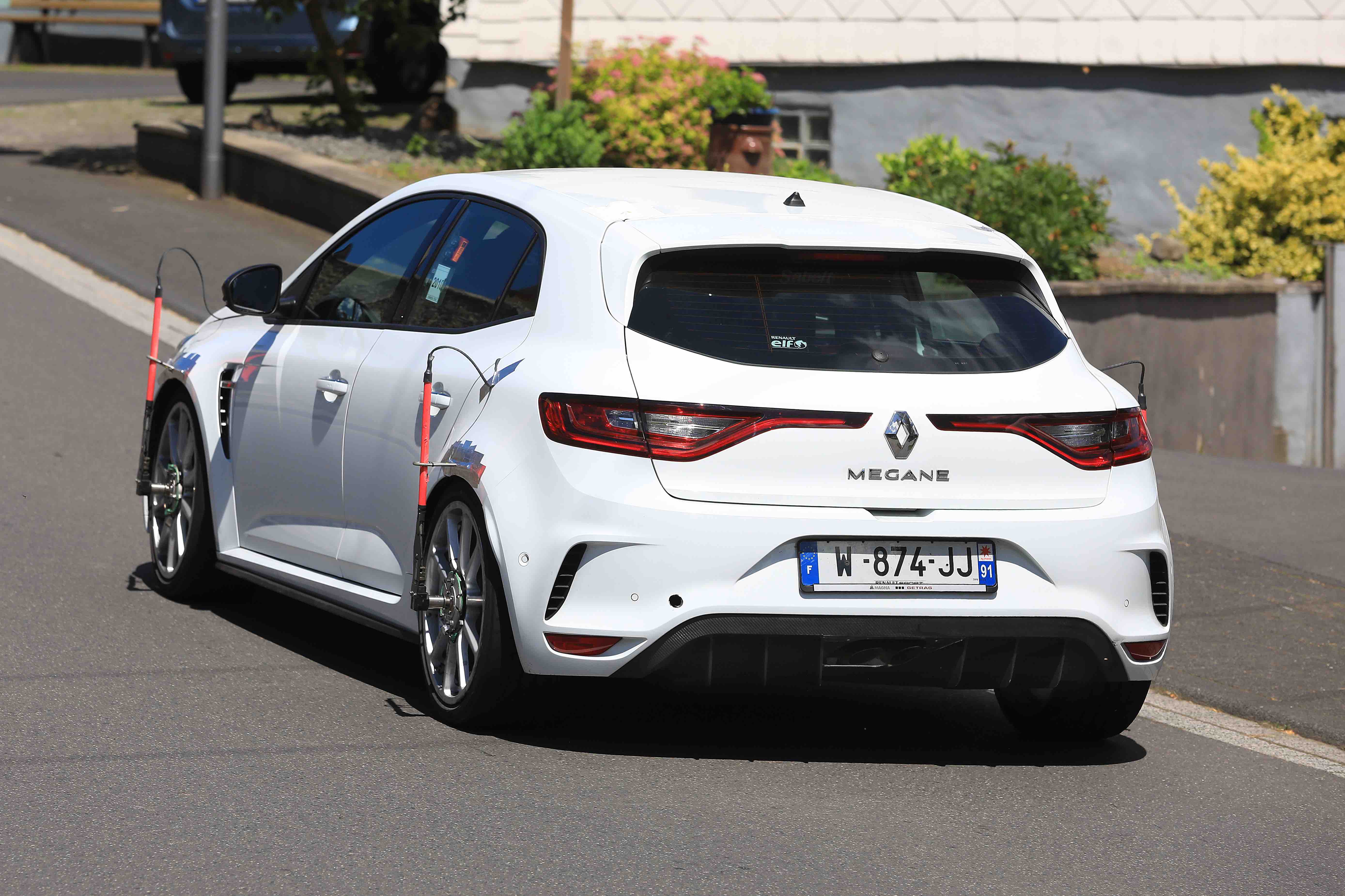 Além de mais potente, novo Mégane R.S. Trophy será um pouco mais leve