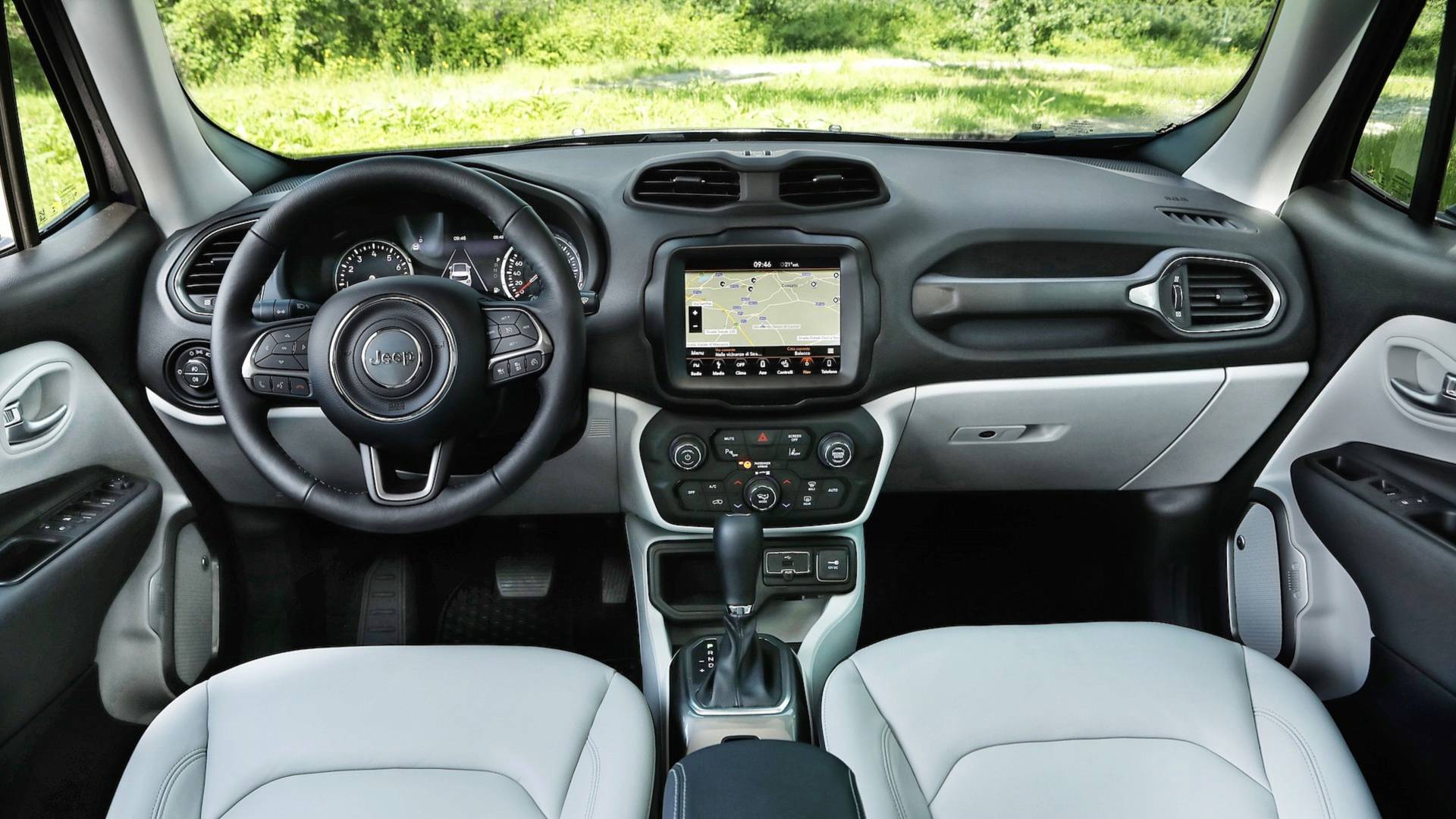 Jeep Renegade 2019 traz nova central multimídia com Apple CarPlay e Android Auto