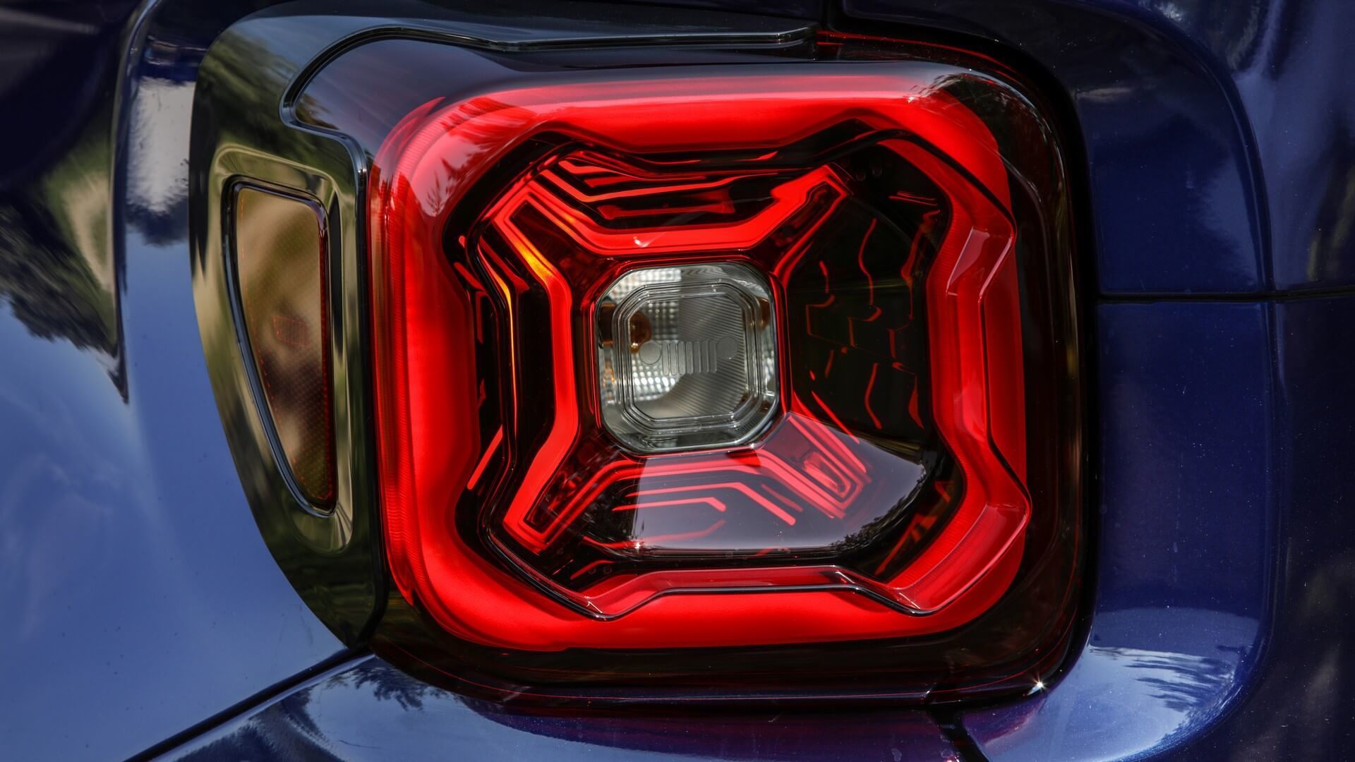 Lanternas do Jeep Renegade 2019 agora têm visual 3D e LEDs