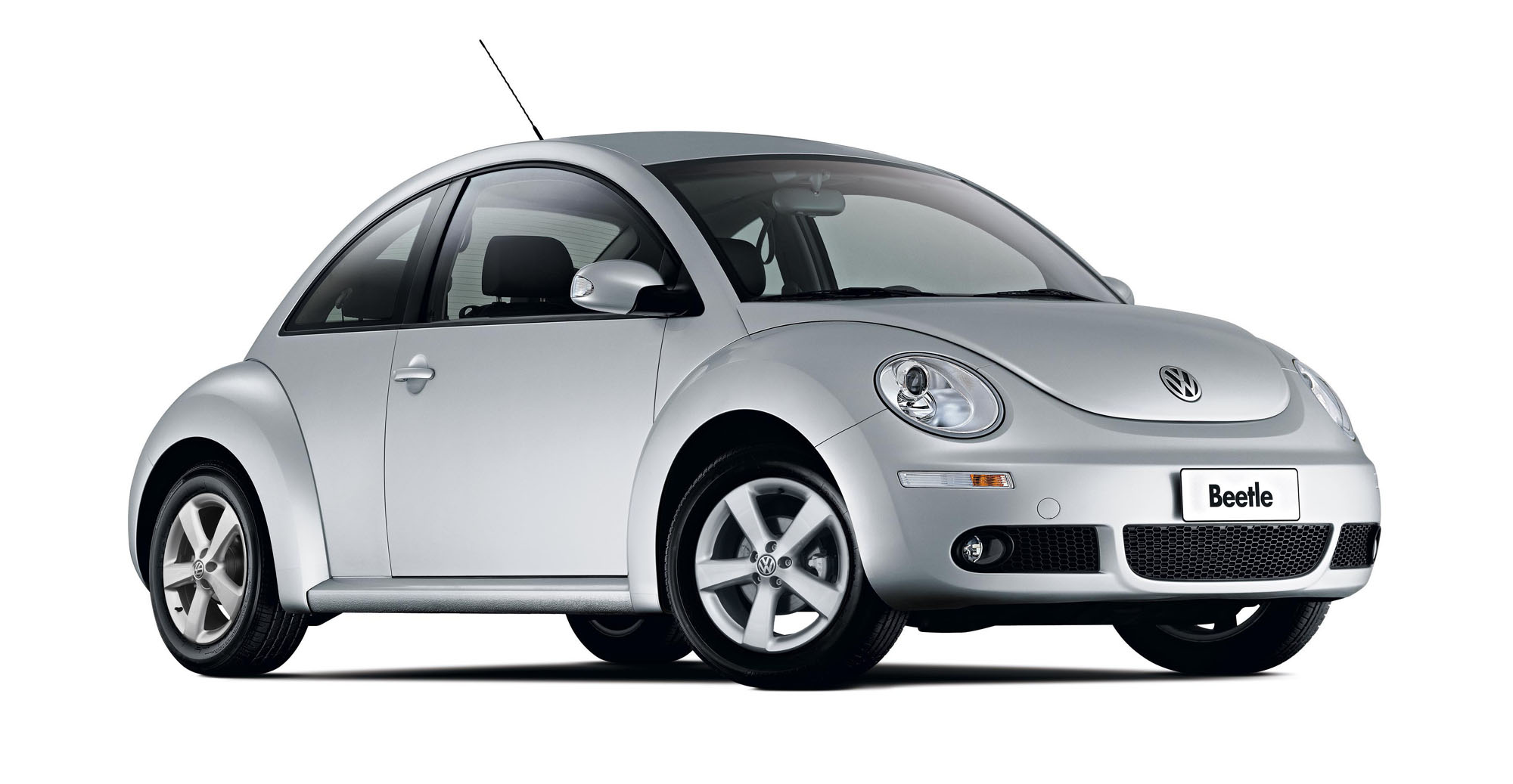 Volkswagen lançou em 1998 o New Beetle, releitura moderna do Fusca baseada no Golf 4