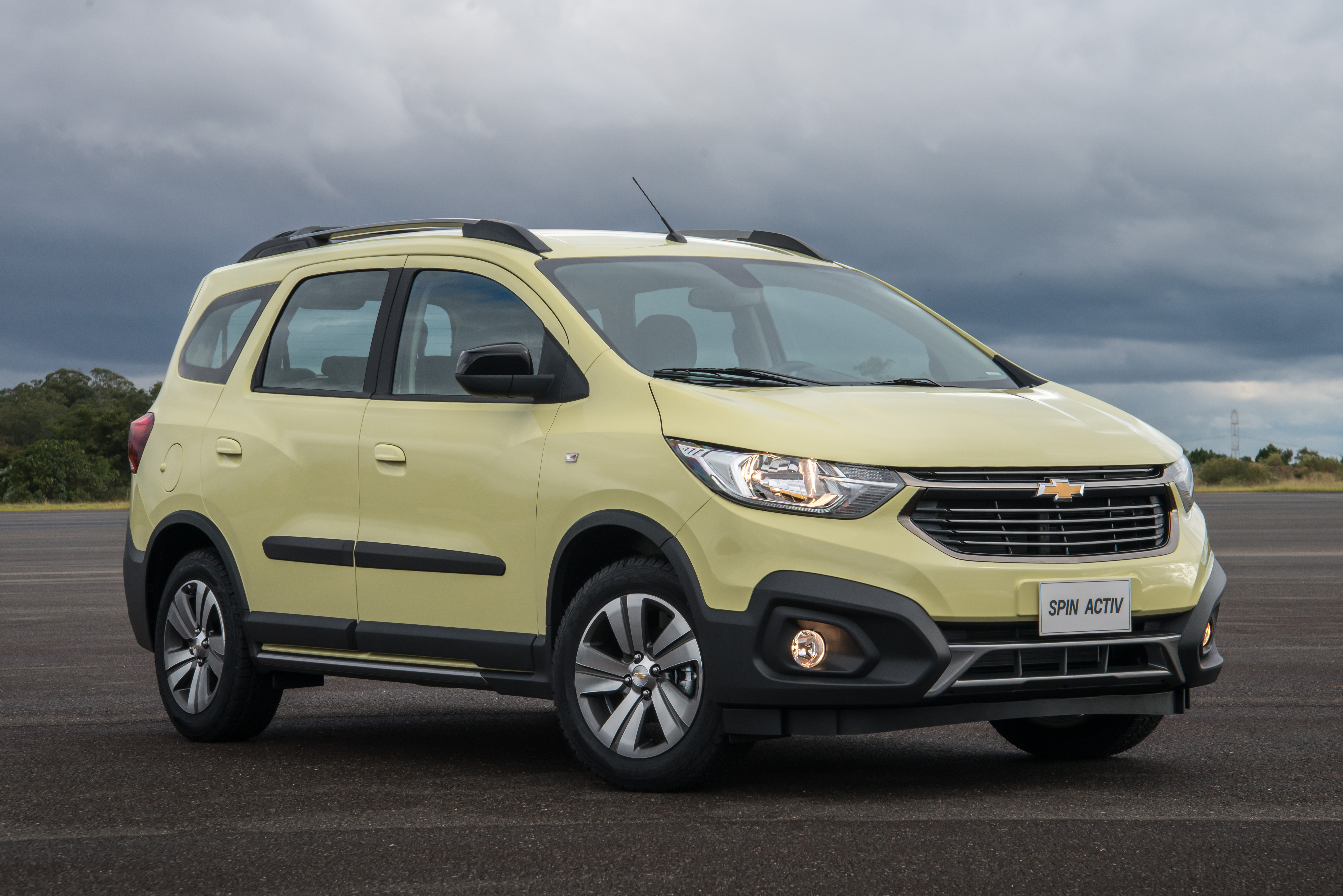  Chevrolet Spin Activ 2019 tem novas rodas de liga leve de 16 polegadas e pneus de uso misto