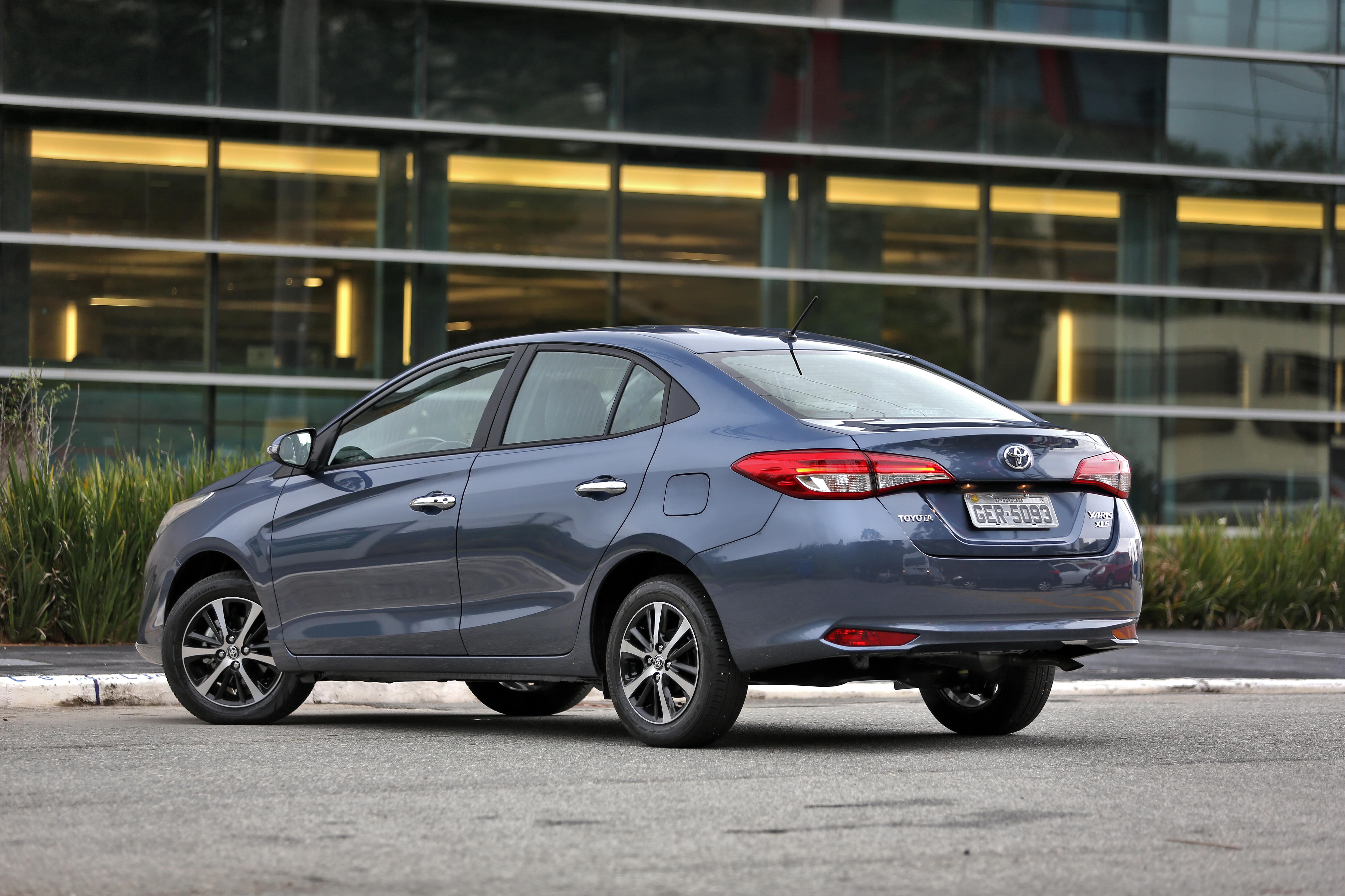 Toyota Yaris Sedan XLS CVT