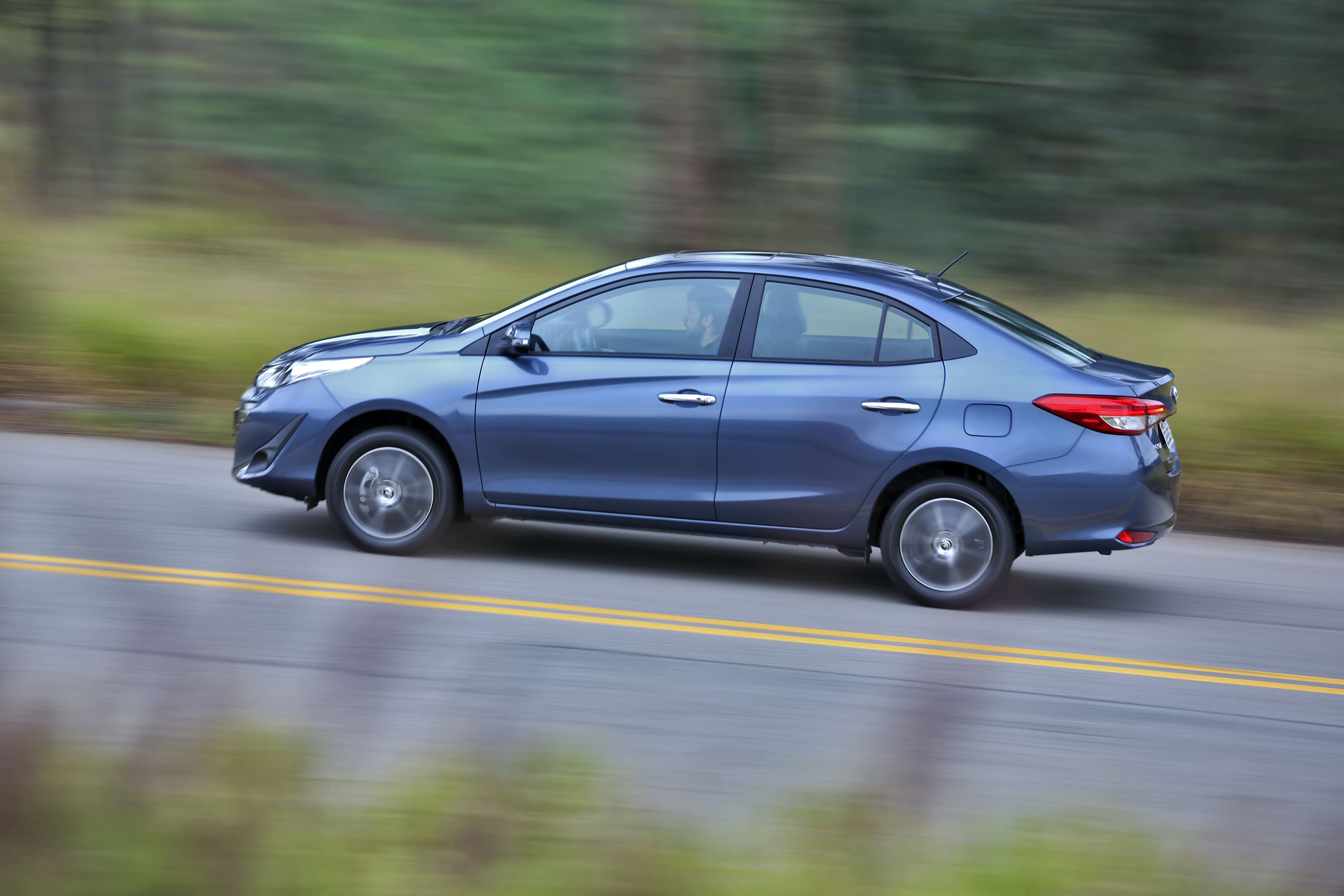 Toyota Yaris Sedan XLS CVT