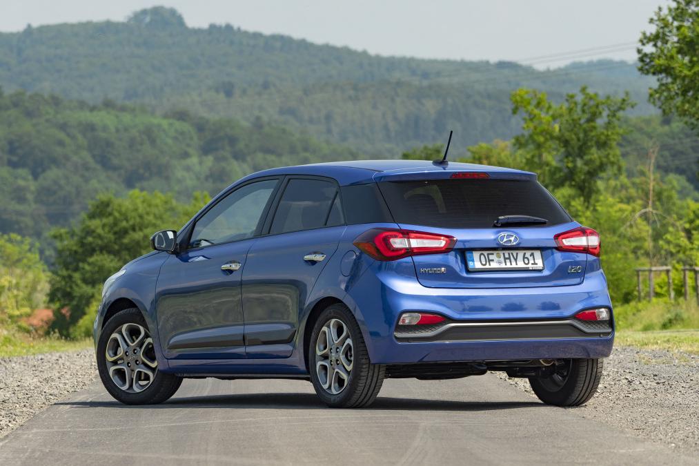 Hyundai i20 2019 ganhou placa na tampa do porta-malas e não mais no para-choque. Que tal a mesma mudança no HB20?