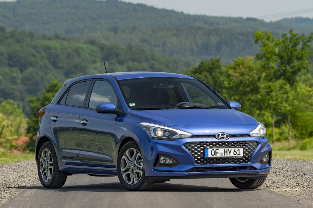 Hyundai i20 traz dianteira mais comportada que a do HB20, mas padrão da grade é parecido