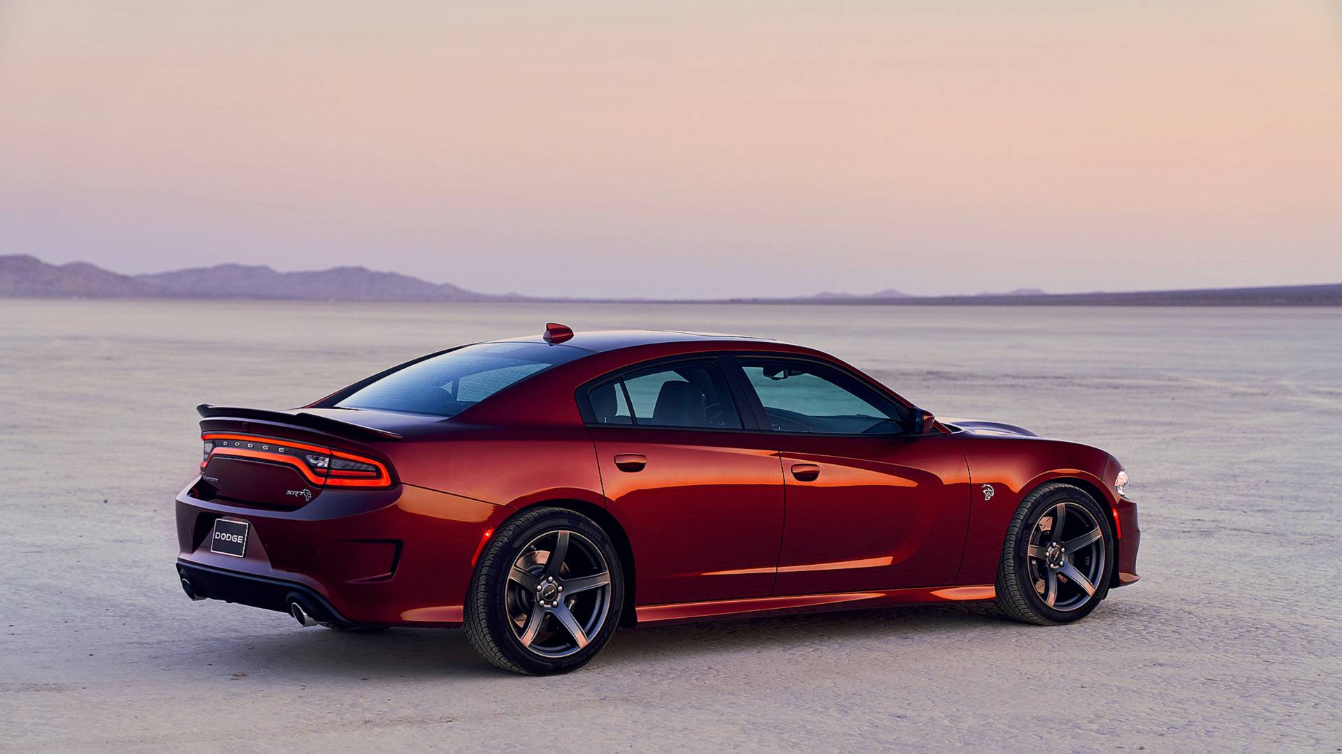 Outra novidade do Dodge Charger Hellcat 2019 são as rodas forjadas de 20 polegadas