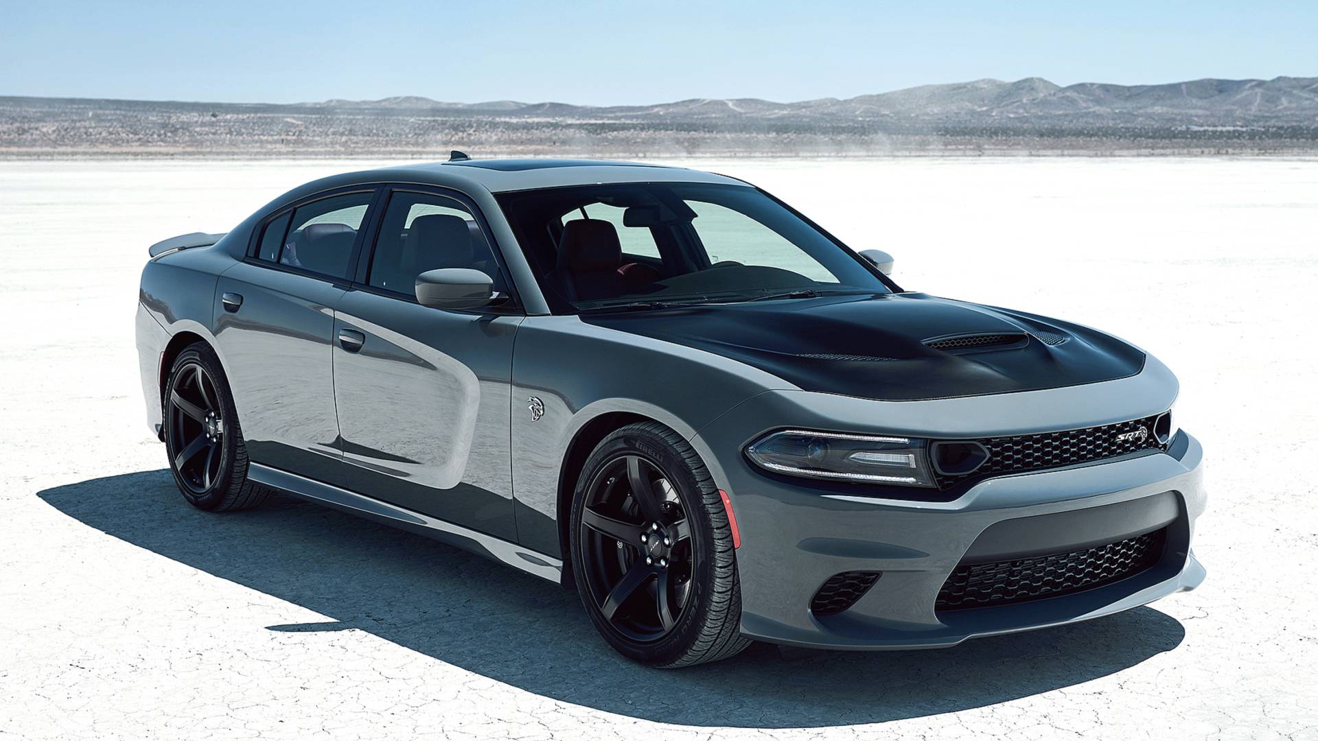 Dodge Charger Hellcat 2019 mantém a potência de 717 cv e o torque brutal de 89,9 kgf.m