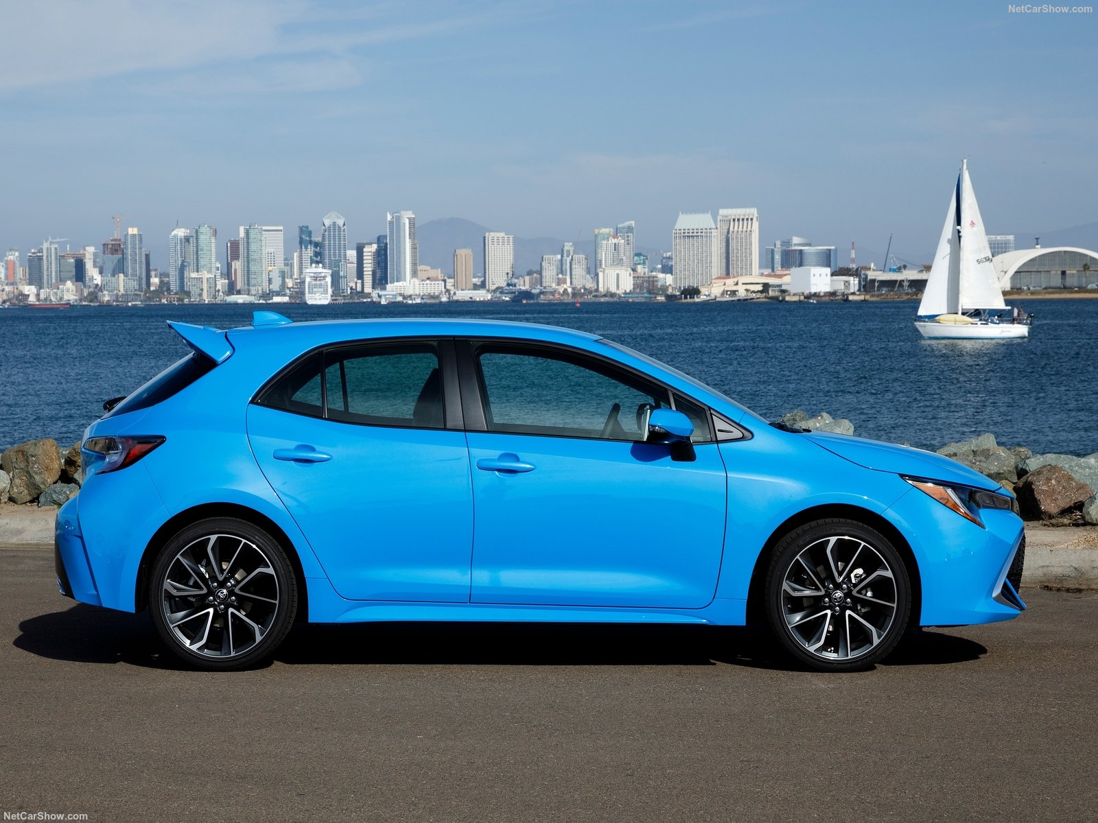  Toyota Corolla Hatchback chega com diversas tecnologias que o transforma em um veículo semi-autônomo