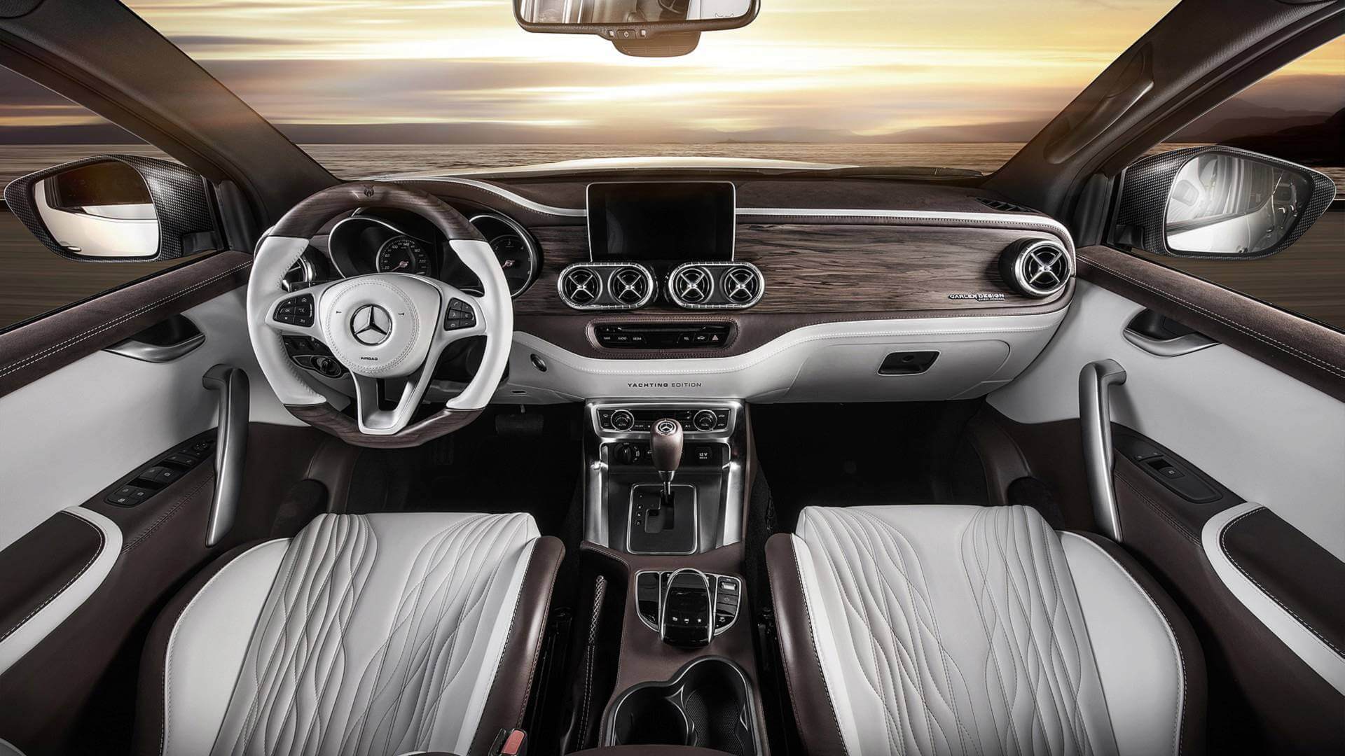 Mercedes X Class By Carlex Design tem cabine luxuosa com madeira e couro branco