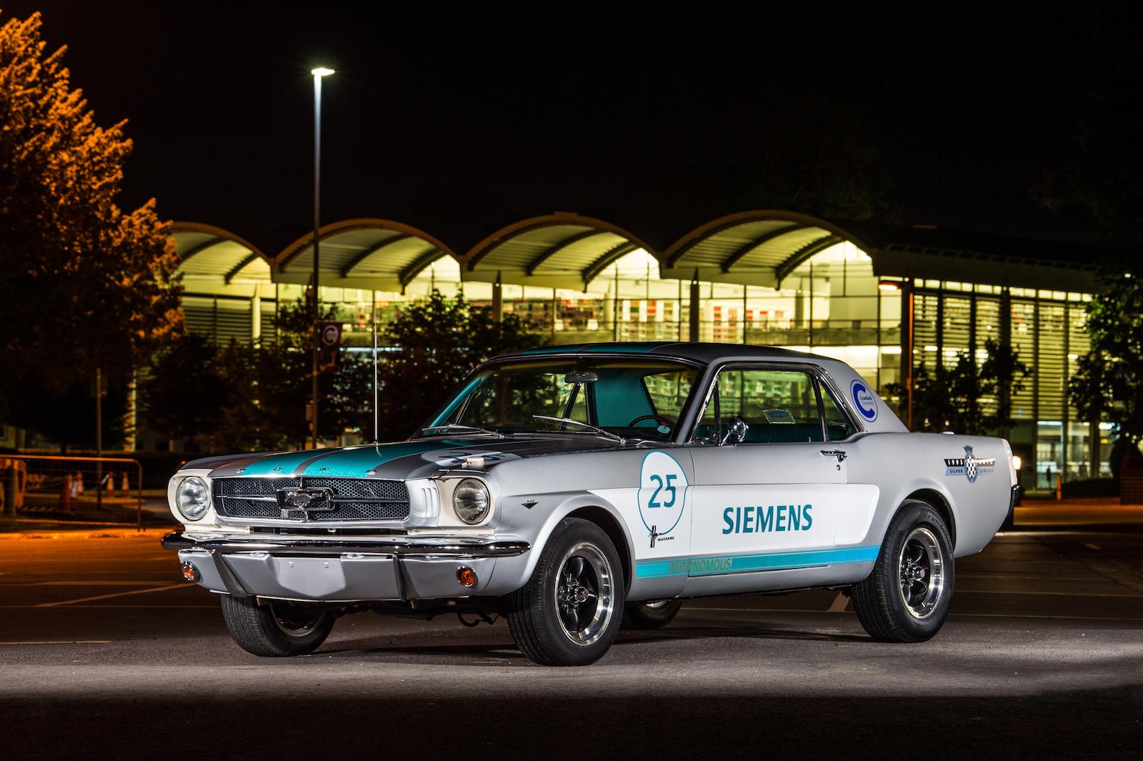 Mustang 1965 autônomo adaptado pela Siemens vai tentar subida de montanha em Goodwood sem piloto