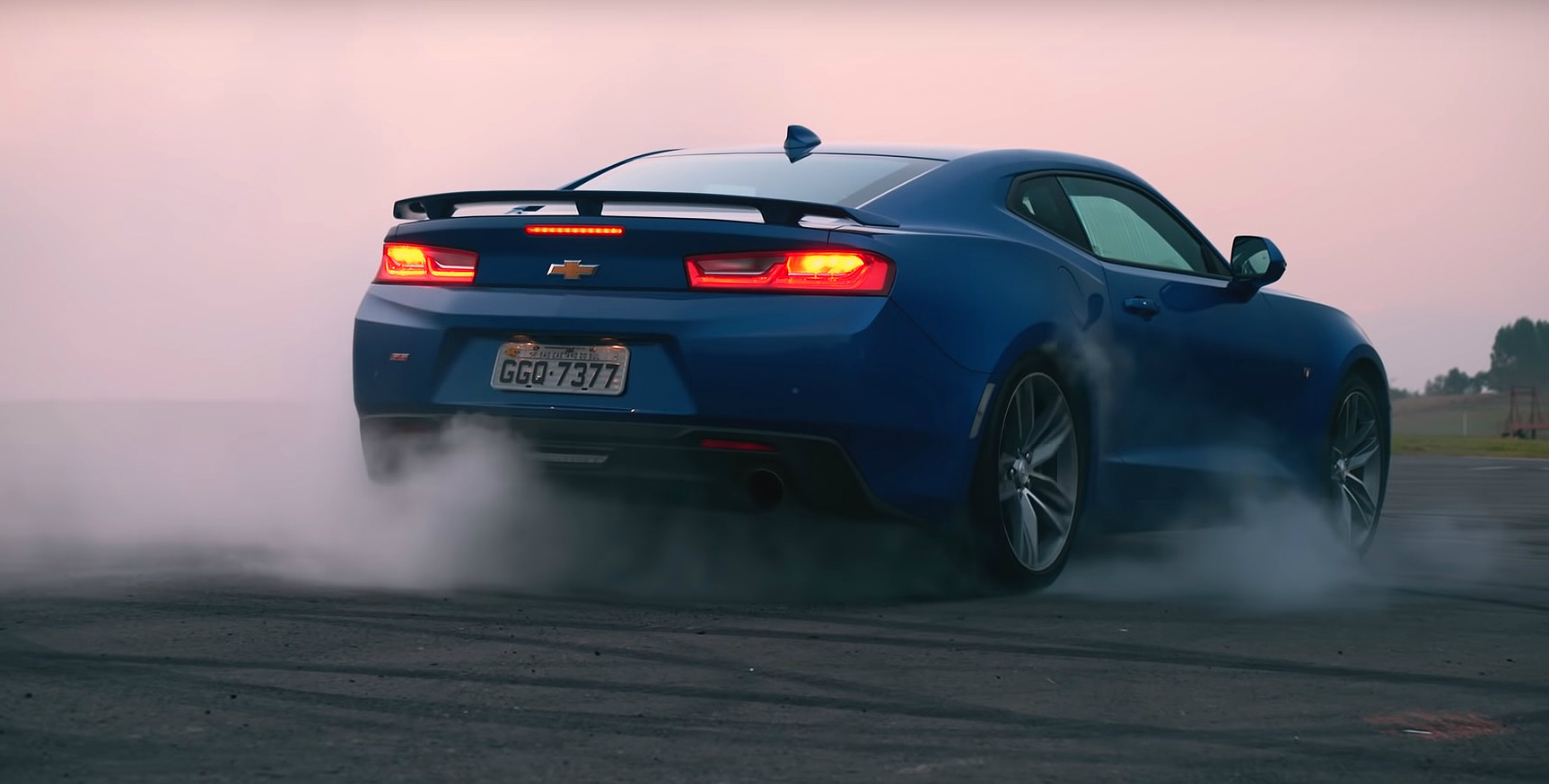  Camaro é equipado com motor 6.2 V8 de 461 cv de potência máxima