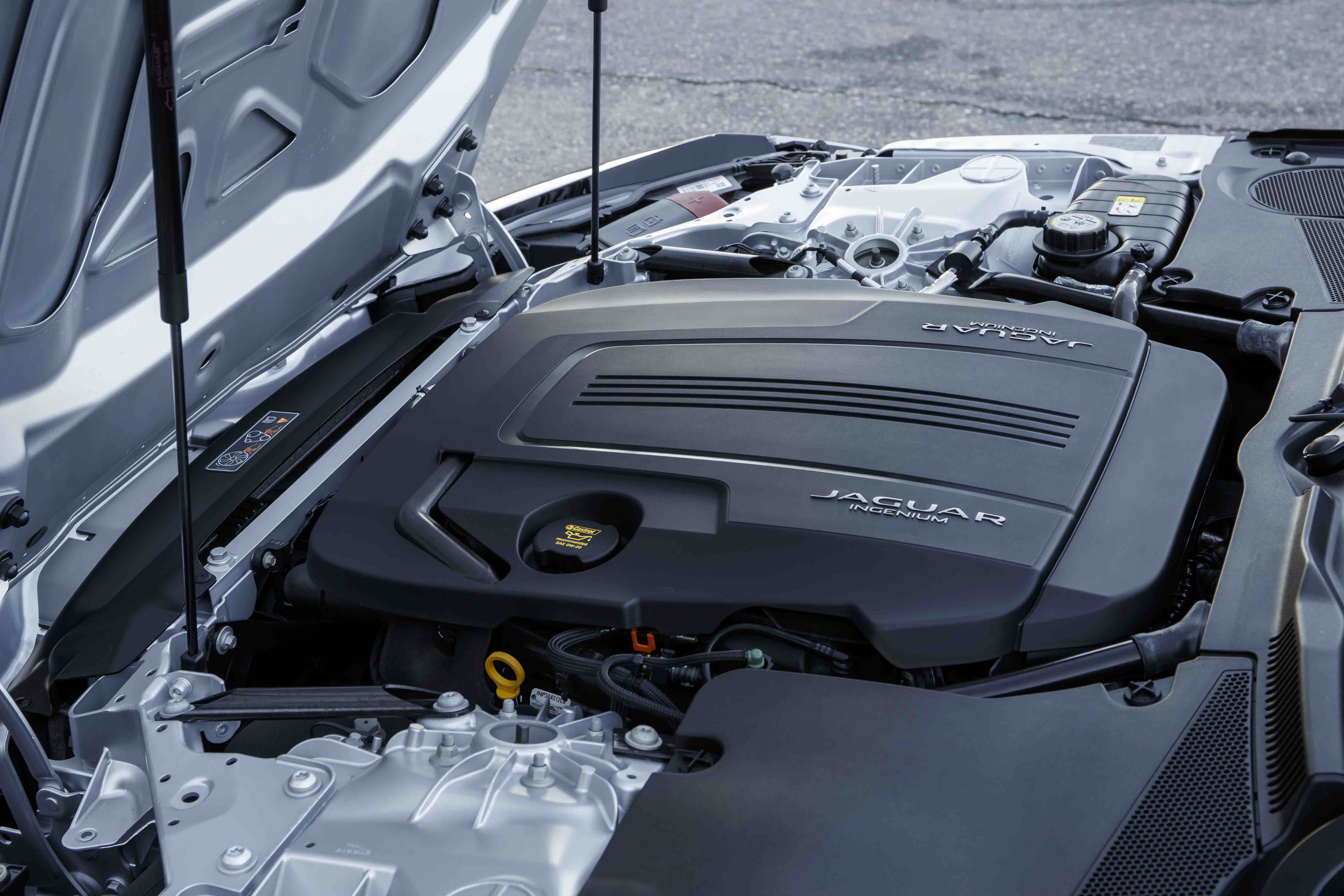 Motor 2.0 Ingenium turbo rende 300 cv e 40,8 kgf.m e é o mesmo utilizado no E-Pace