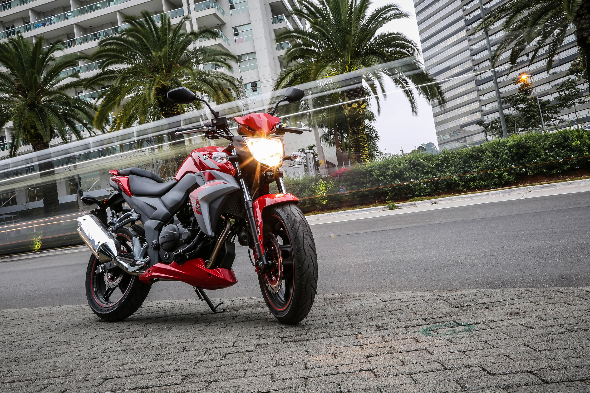  Dafra Next 300 ganhou motor maior e freios combinados: preço sugerido é de R$ 14.590