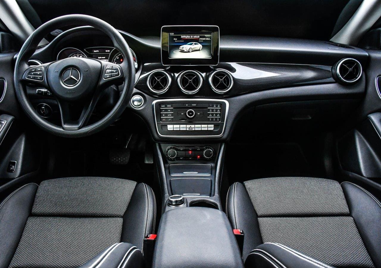 Mercedes-Benz CLA180