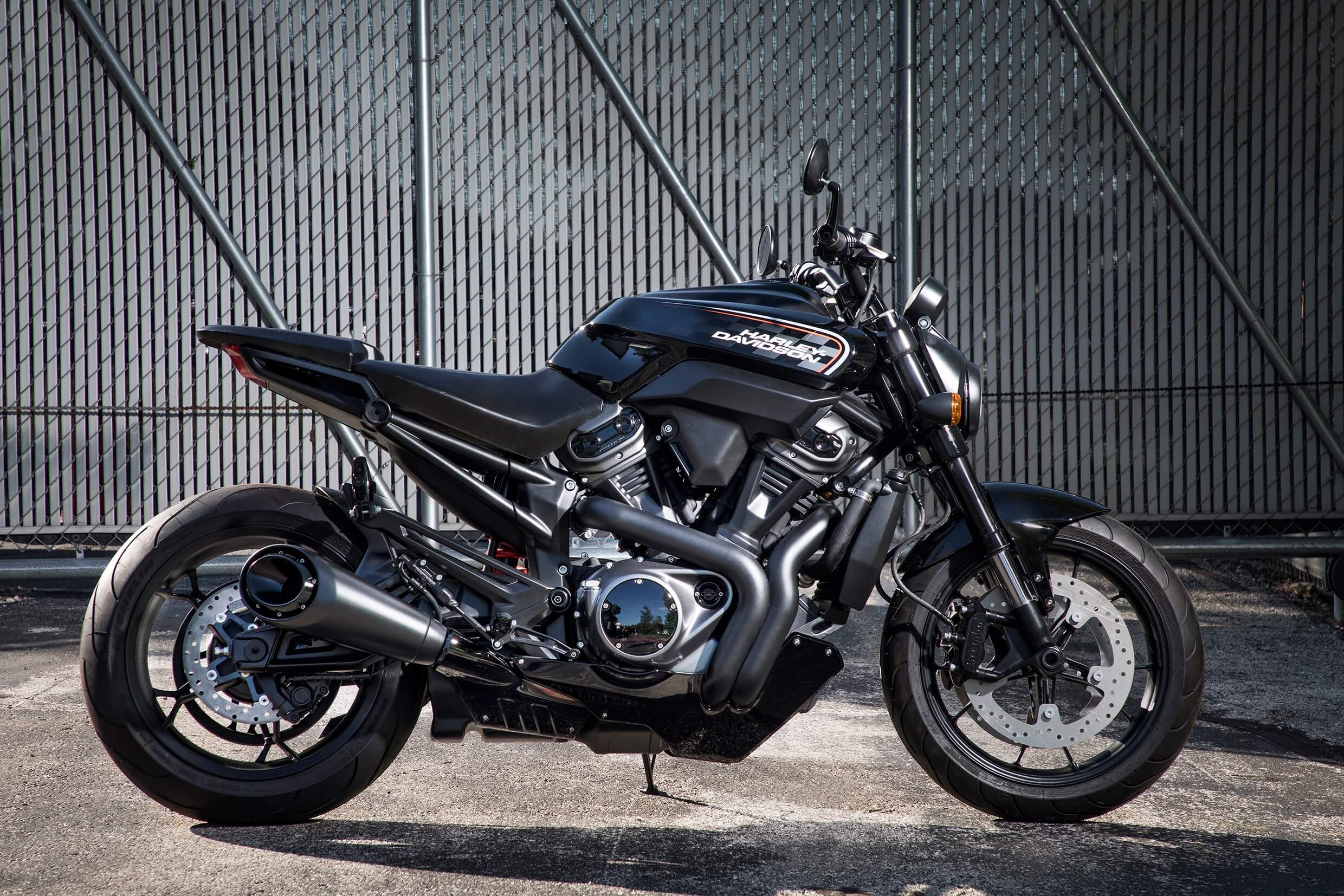  A naked Streetfighter 975 foi uma das novidades mostradas pela Harley no plano para crescer até 2022