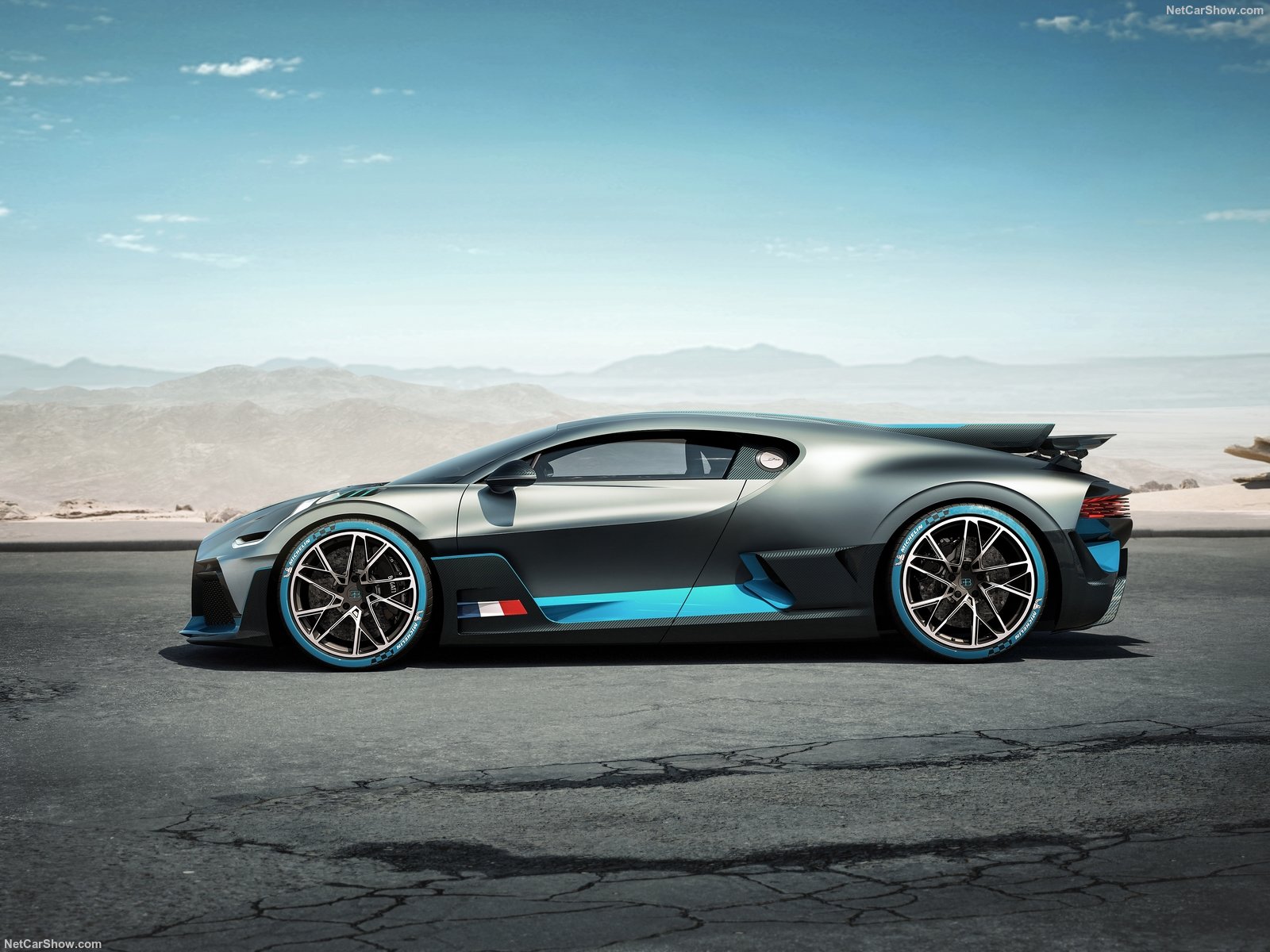  Bugatti Divo 2019