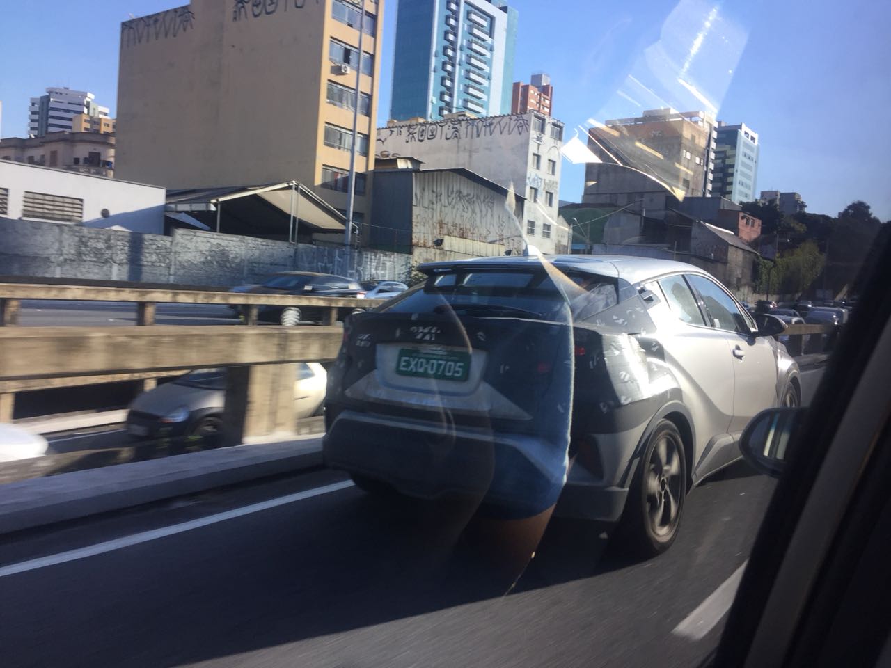 Toyota C-HR camuflado
