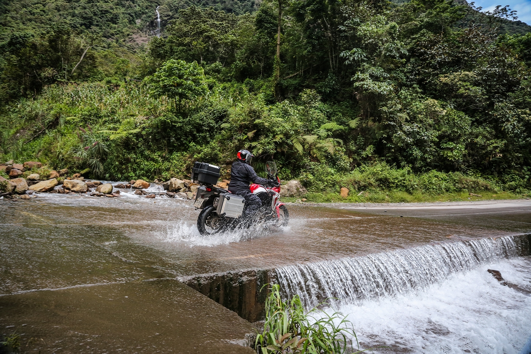  Modelos como a Honda Africa Twin permitem logas viagens sem preocupações com o tipo de terreno
