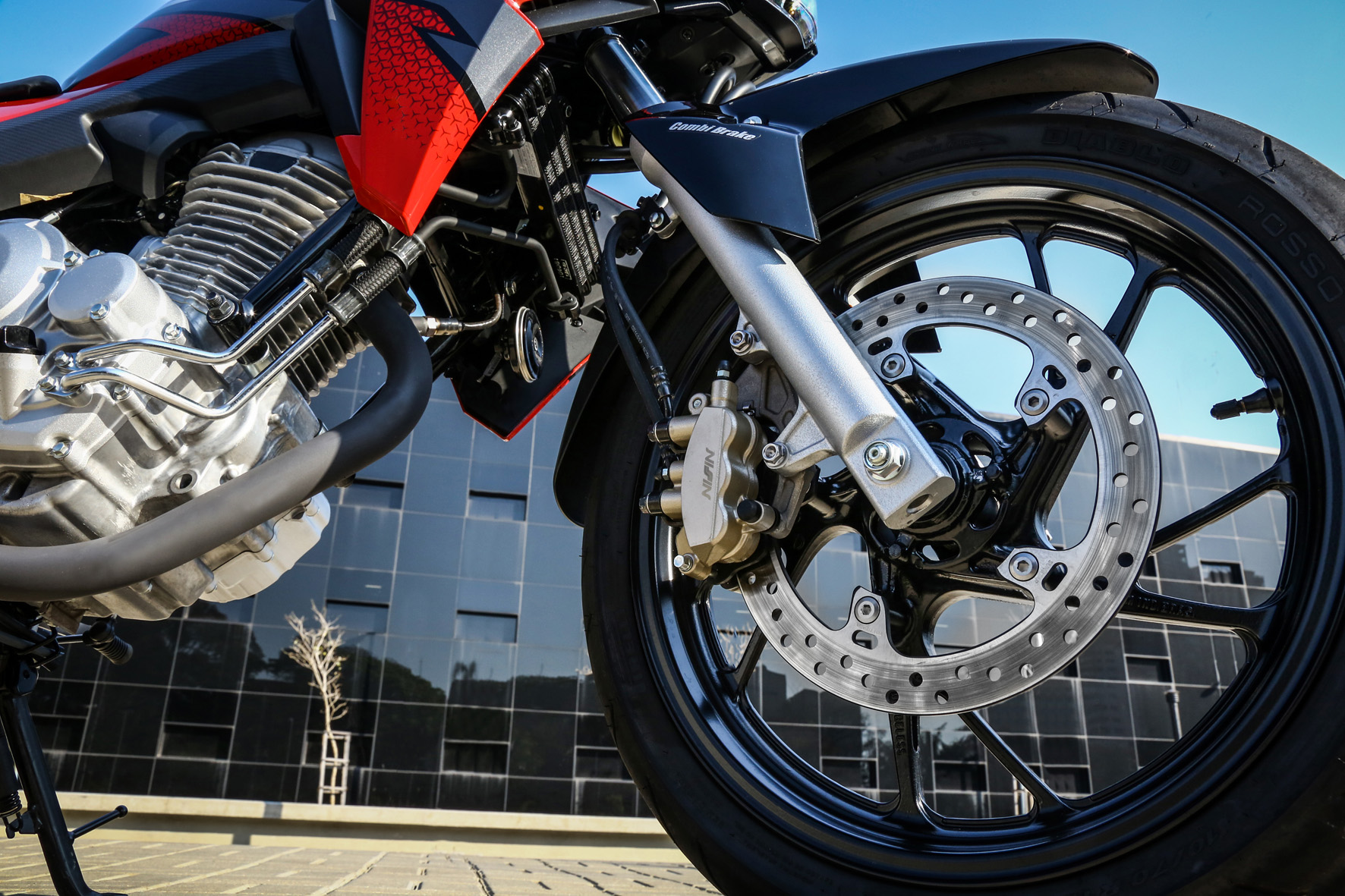 Honda CB Twister com CBS