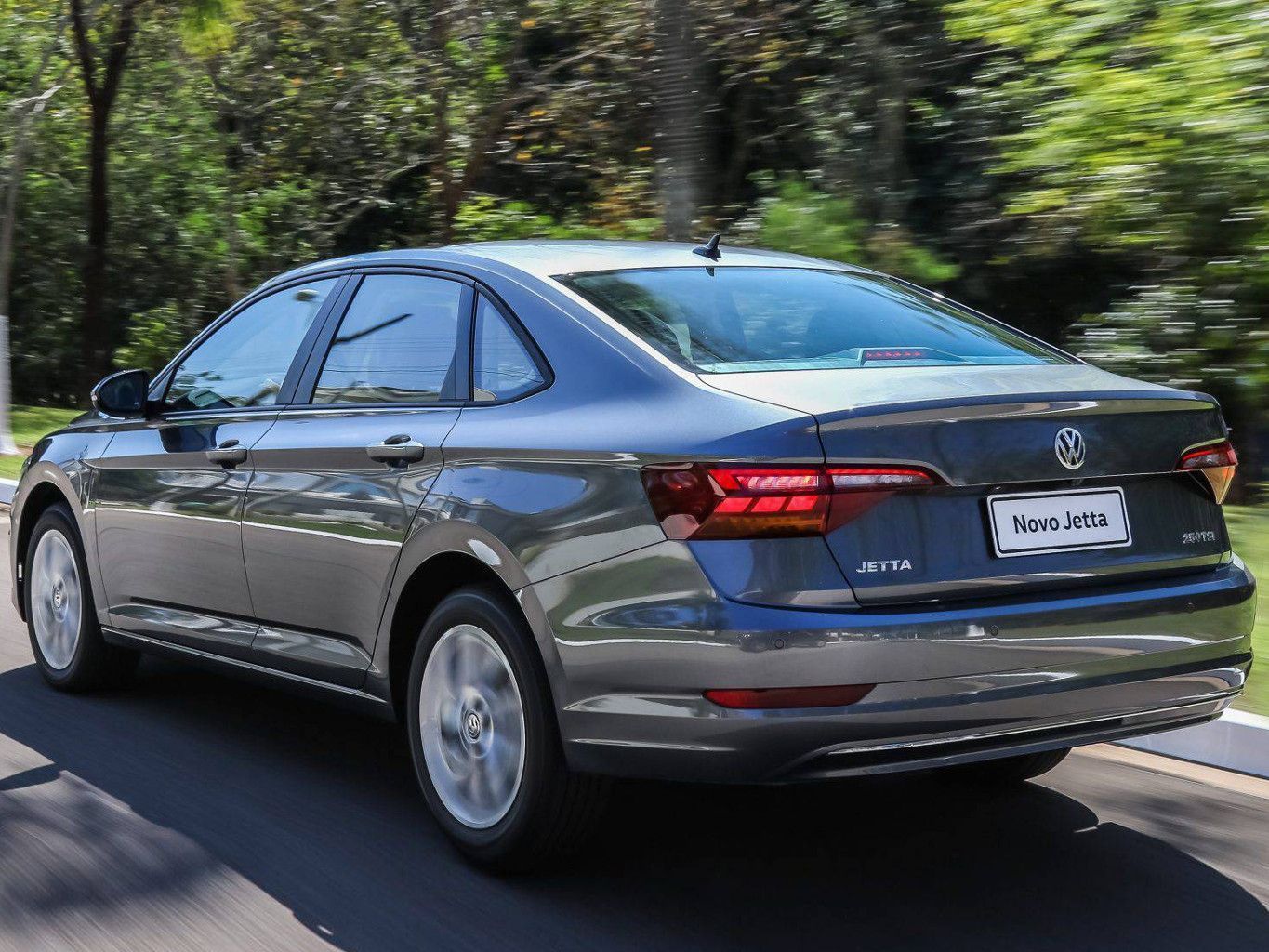  Somente o motor 1.4 TSI está disponível