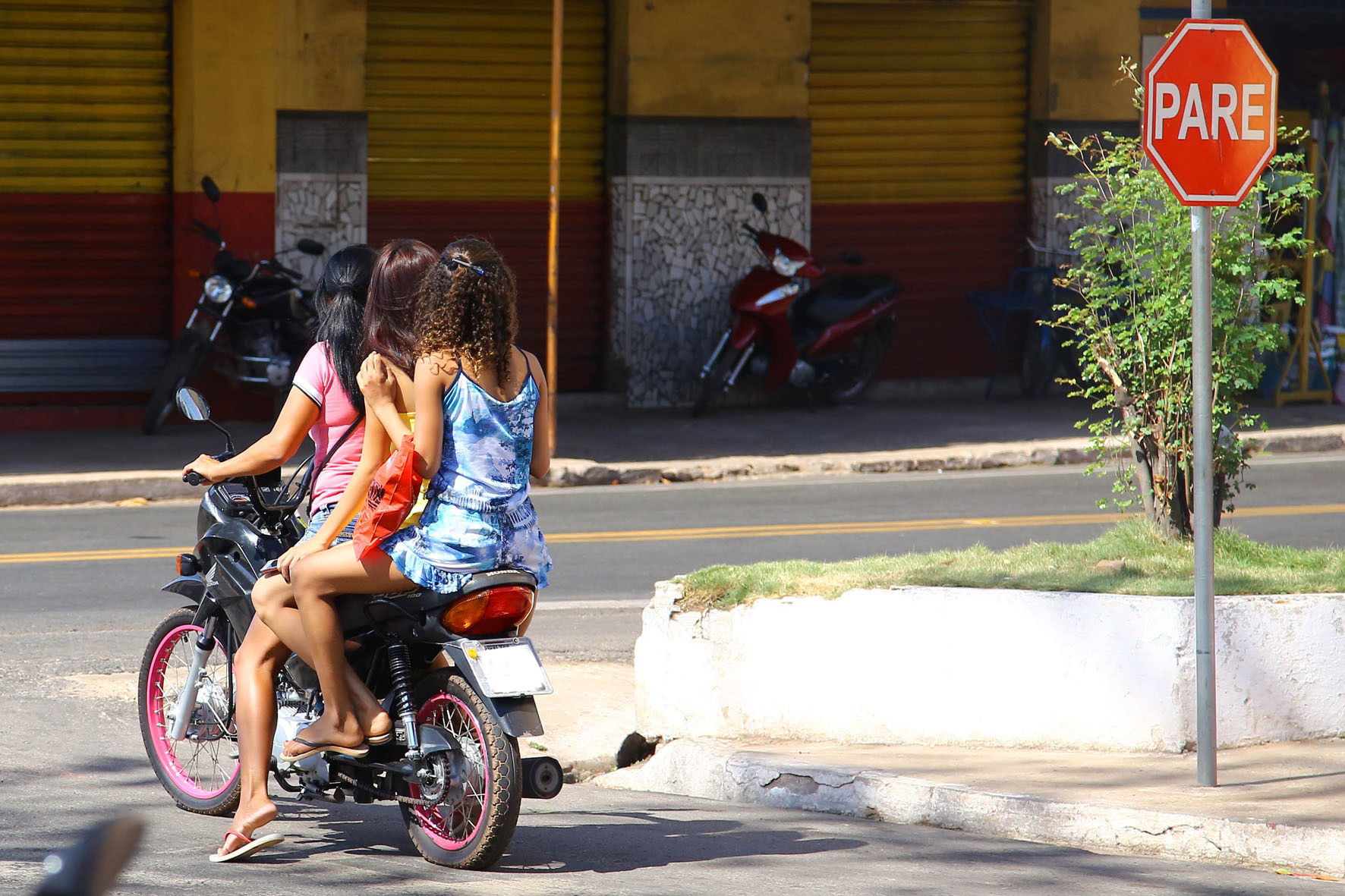 Criança na moto não é brincadeira