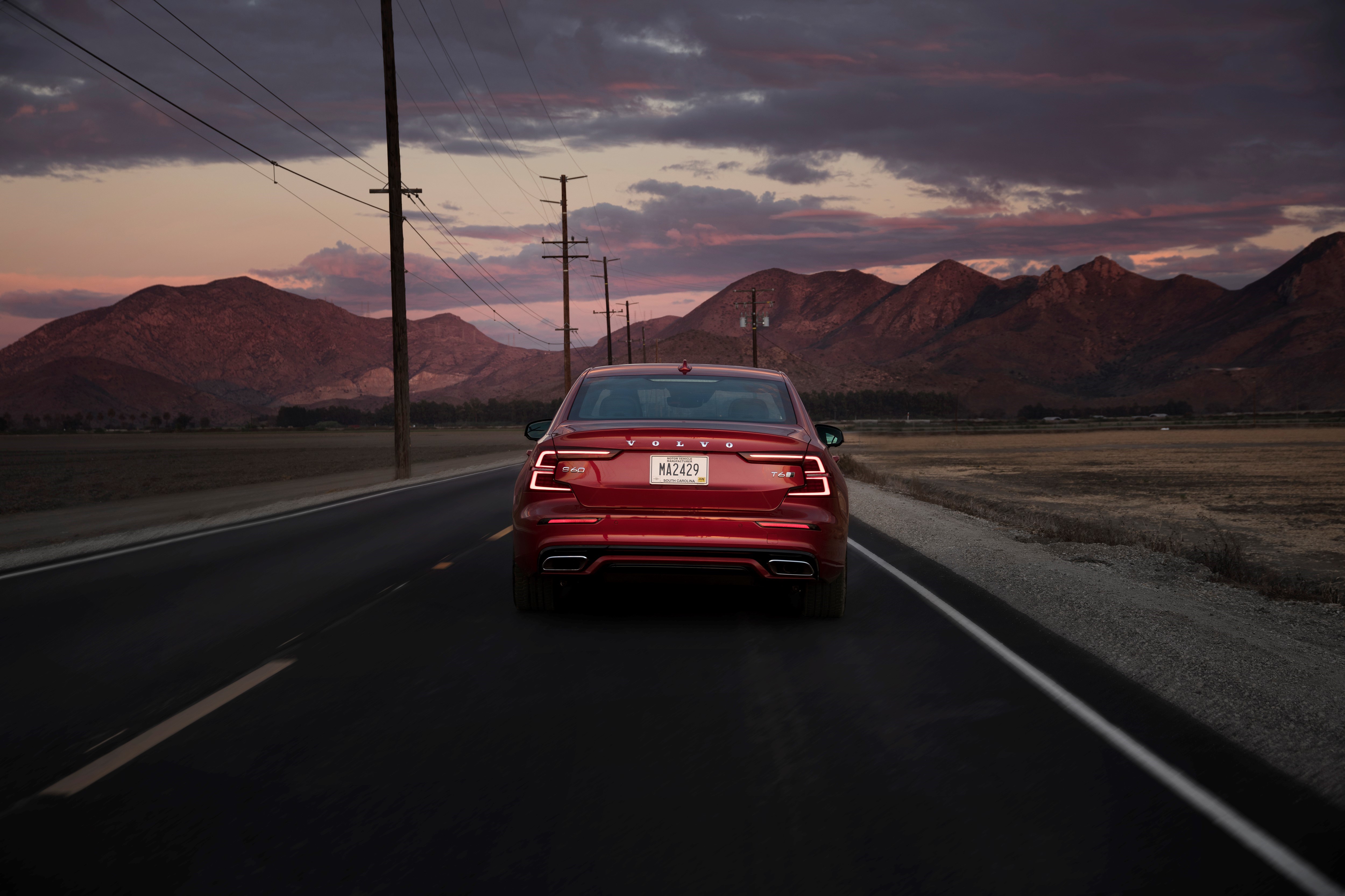 New Volvo S60 R Design Exterior