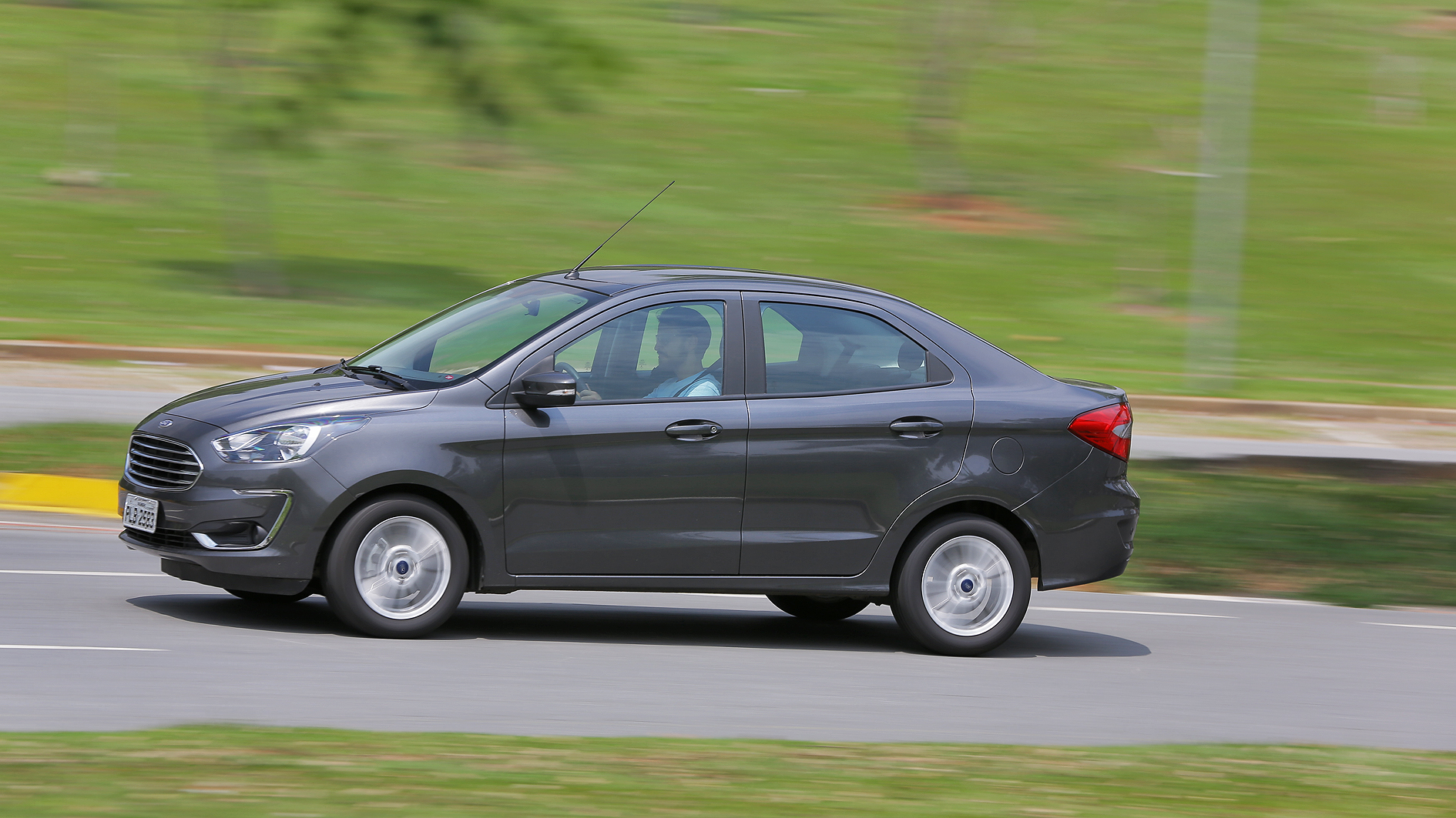  Ford Ka Sedan Titanium 1.5 Flex Automático