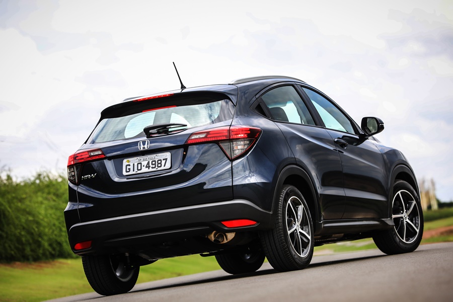  Apenas novo layout das lanternas na traseira