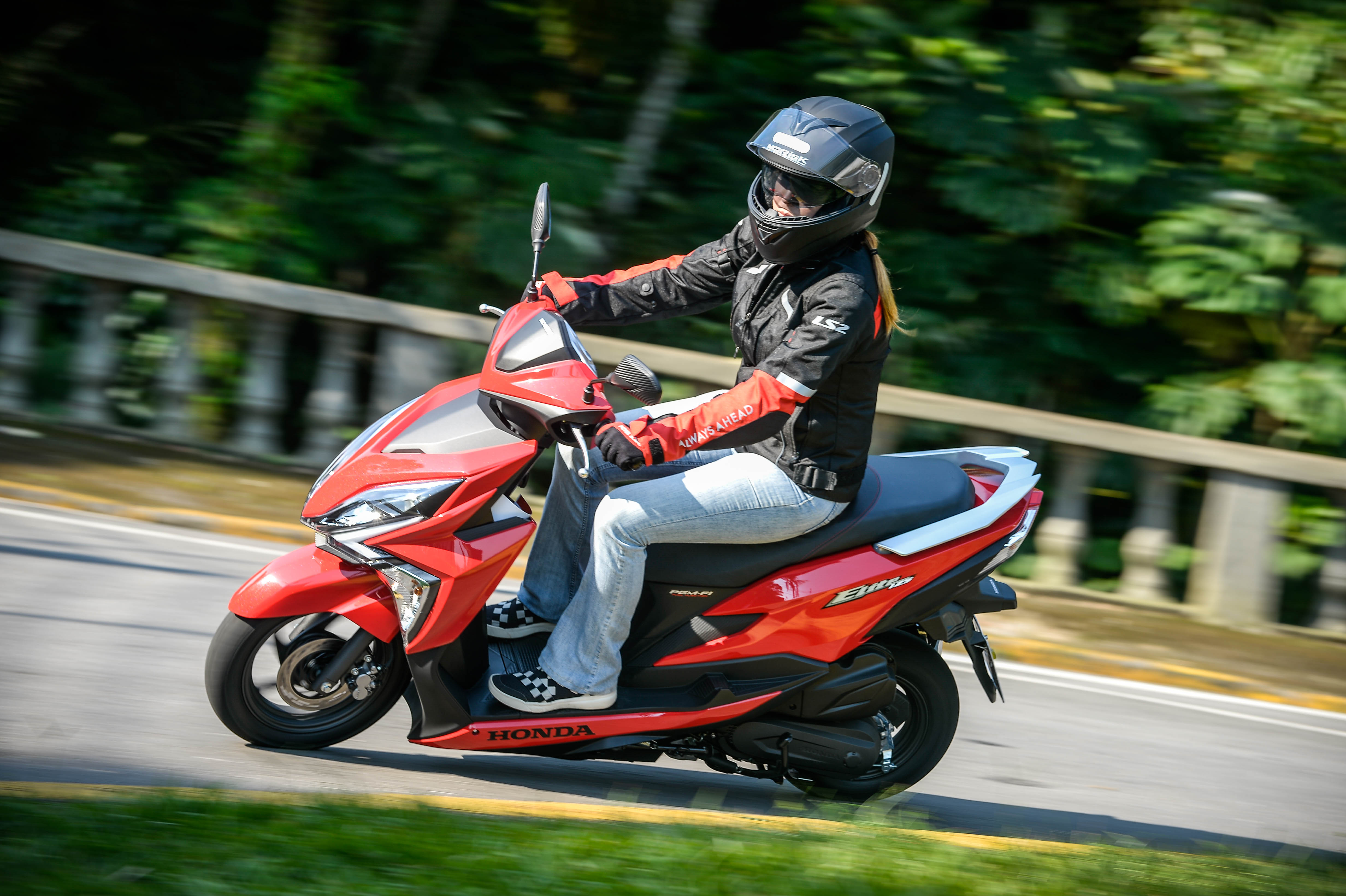 Скутер honda elite