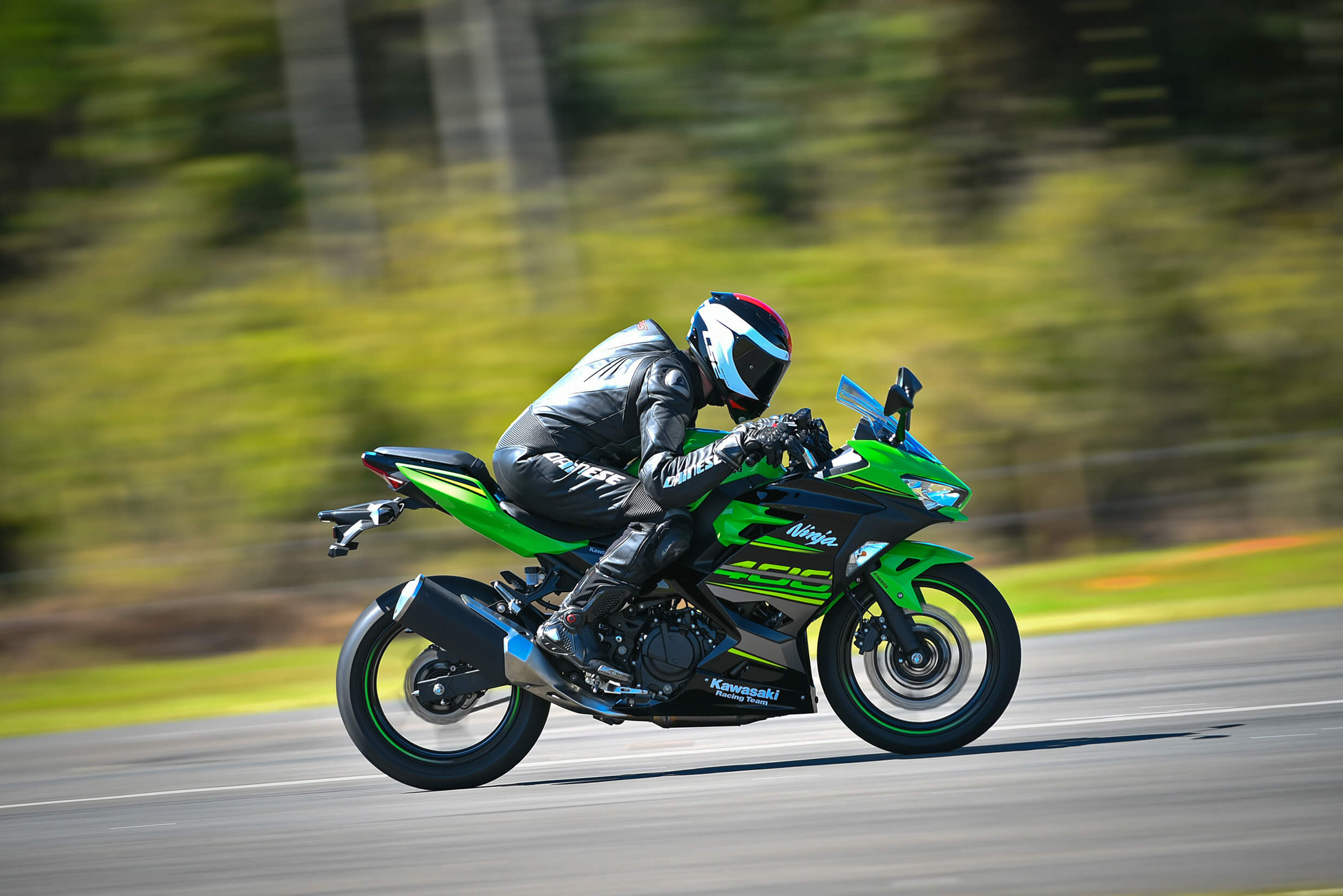  A "Ninjinha" cresceu: Kawasaki lançou esportiva Ninja 400; naked Z 400 está a caminho