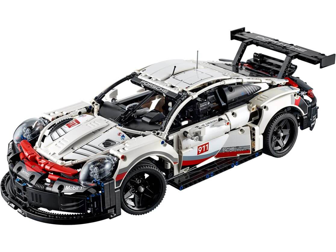 O Porsche é mais detalhado que o Corvette: são 1.580 peças