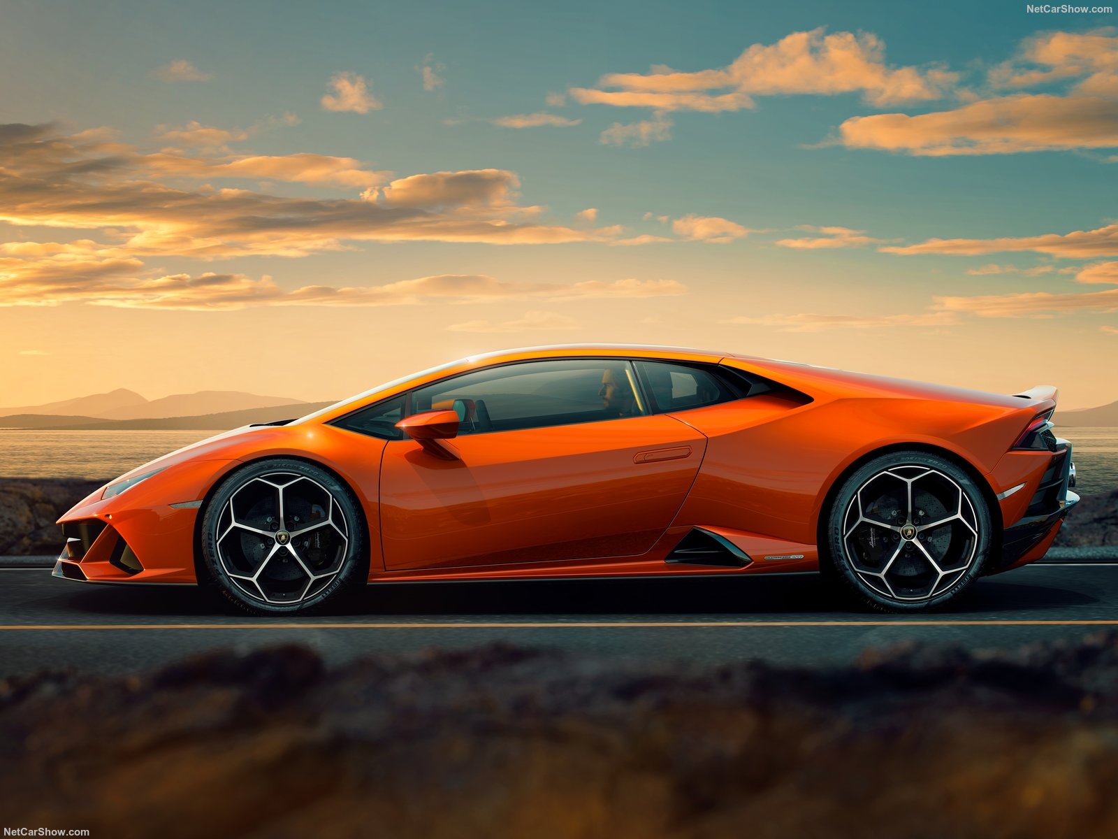  Lamborghini Huracan Evo tem 639 cv de potência