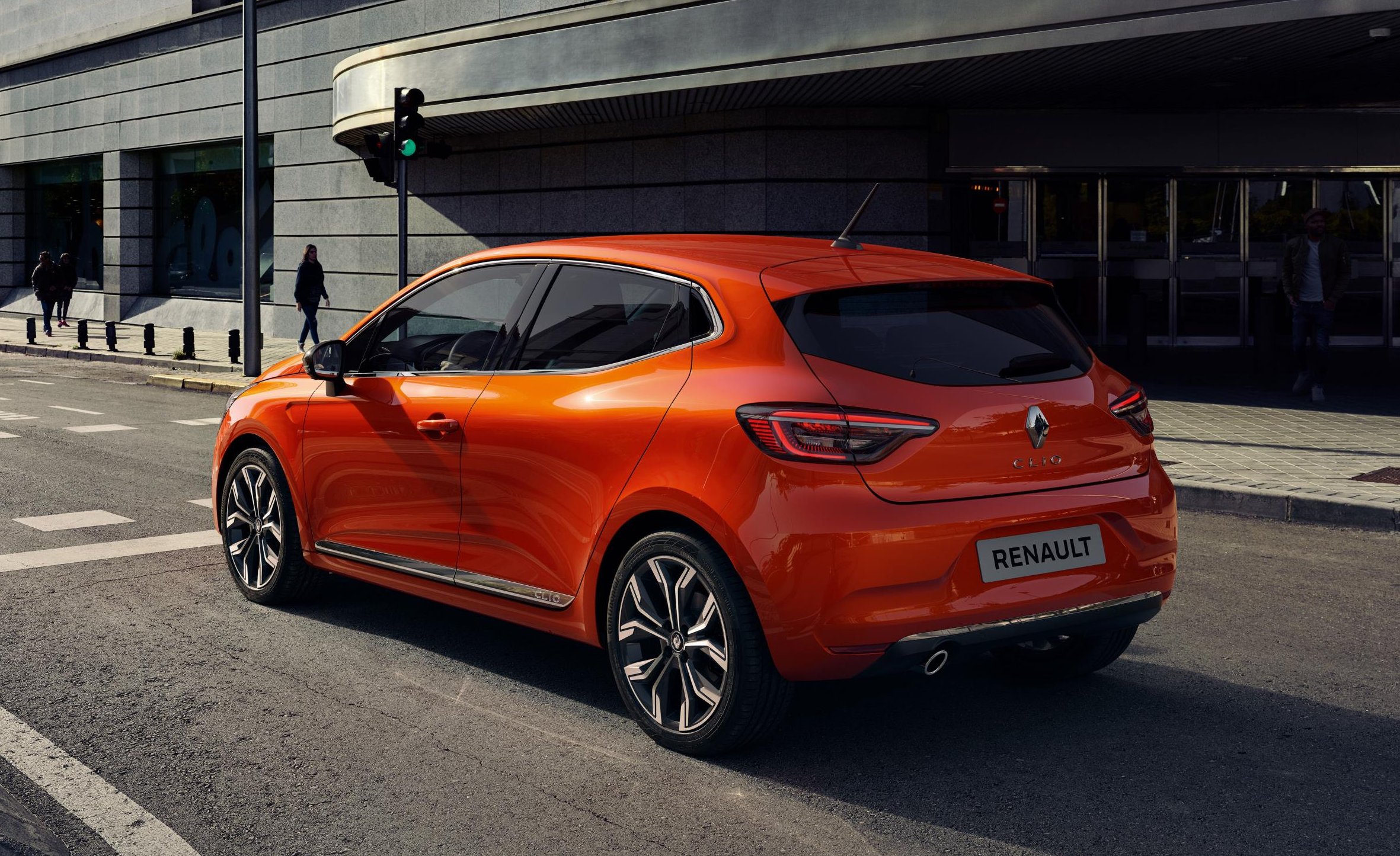  As lanternas têm novo desenho e as rodas de 17 polegadas dão o tom esportivo