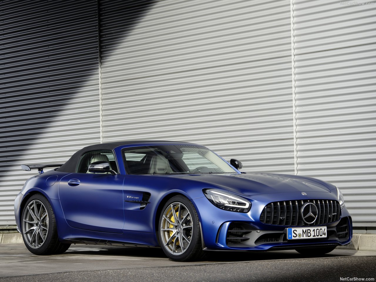  Mercedes-AMG GT R Roadster