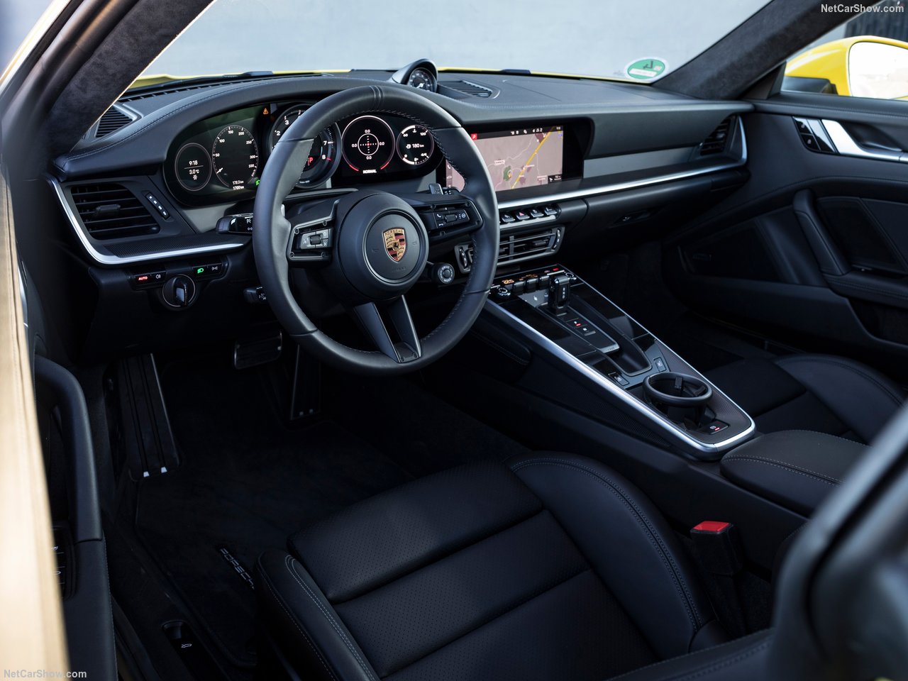  Porsche 911 Carrera 4S