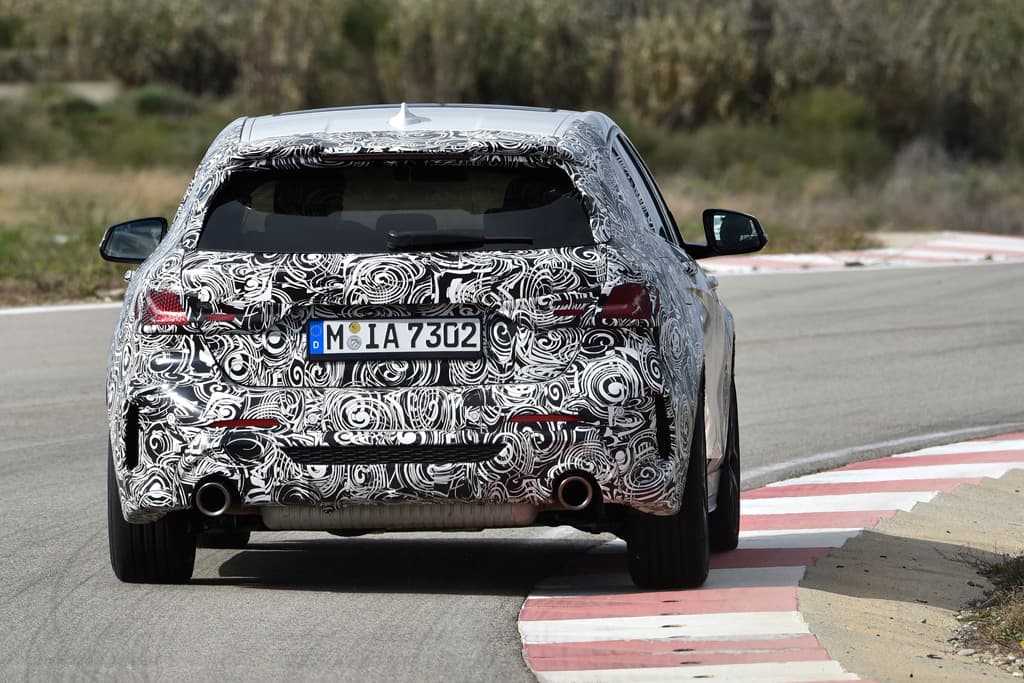  Hatch ficou mais espaçoso para quem vai atrás, proporcionando 3,3 cm a mais para as pernas