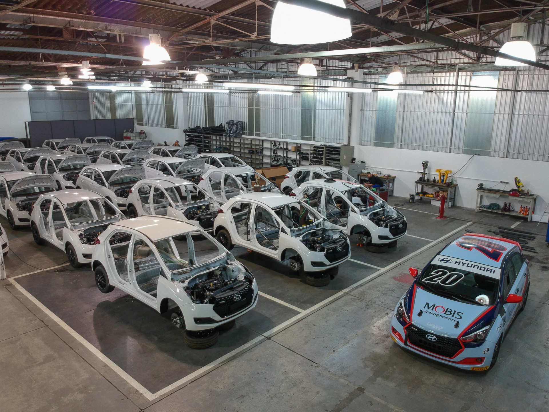  Todos os veículos receberam reforços estruturais da carroceria