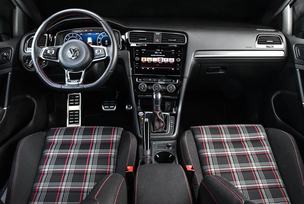 Comparativo: Honda Civic Si x Volkswagen Golf GTI