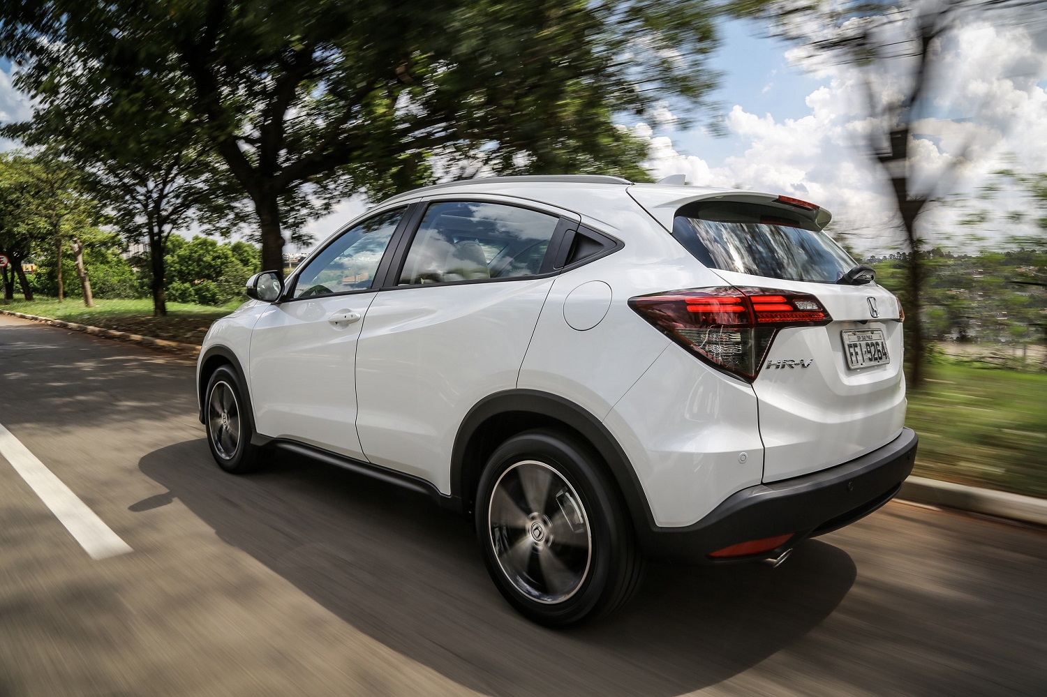  SUV tem sistema duplo de escape