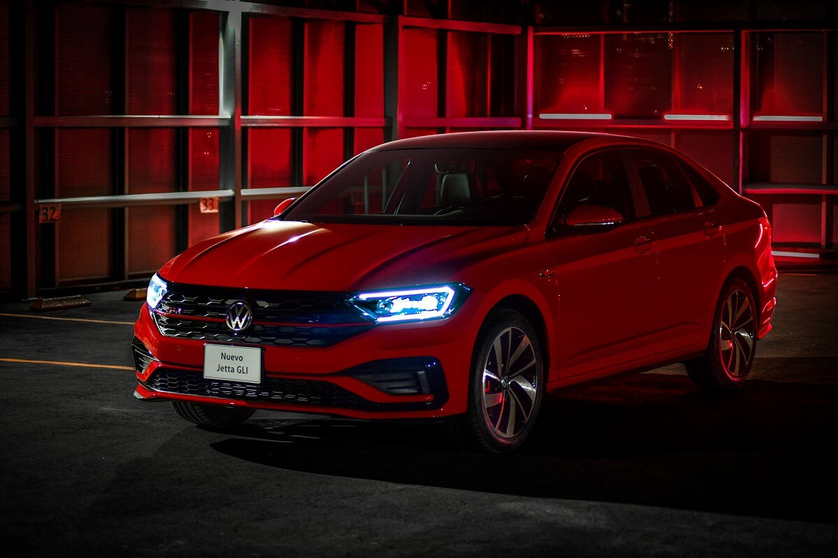  Volkswagen Jetta GLI utiliza plataforma MQB; suspensão é independente nas quatro rodas