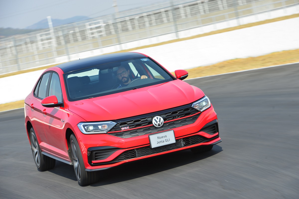 Volkswagen Jetta Gli 52