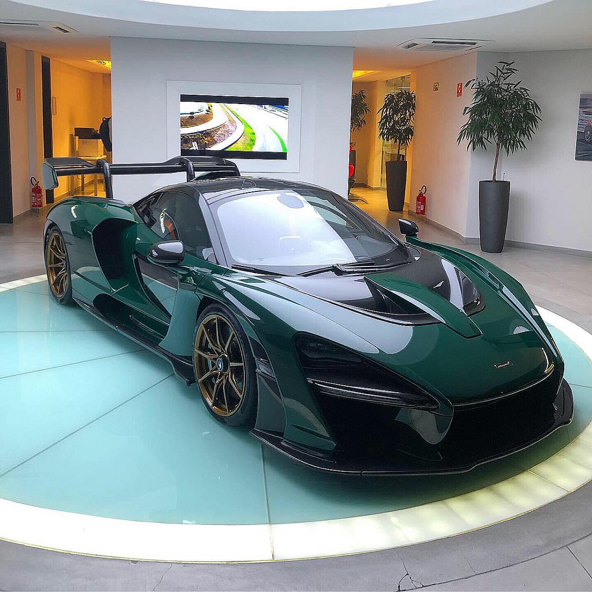 McLaren entrega o primeiro Senna vendido no Brasil