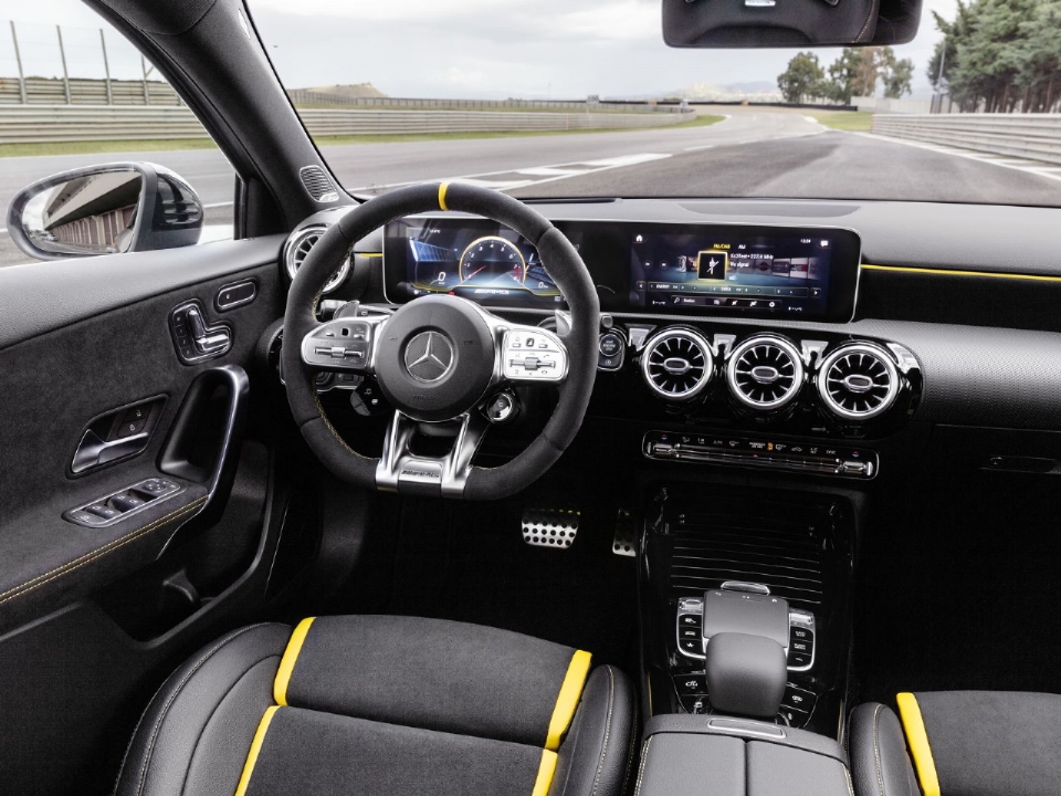  Interior do Classe A45 S 4MATIC+