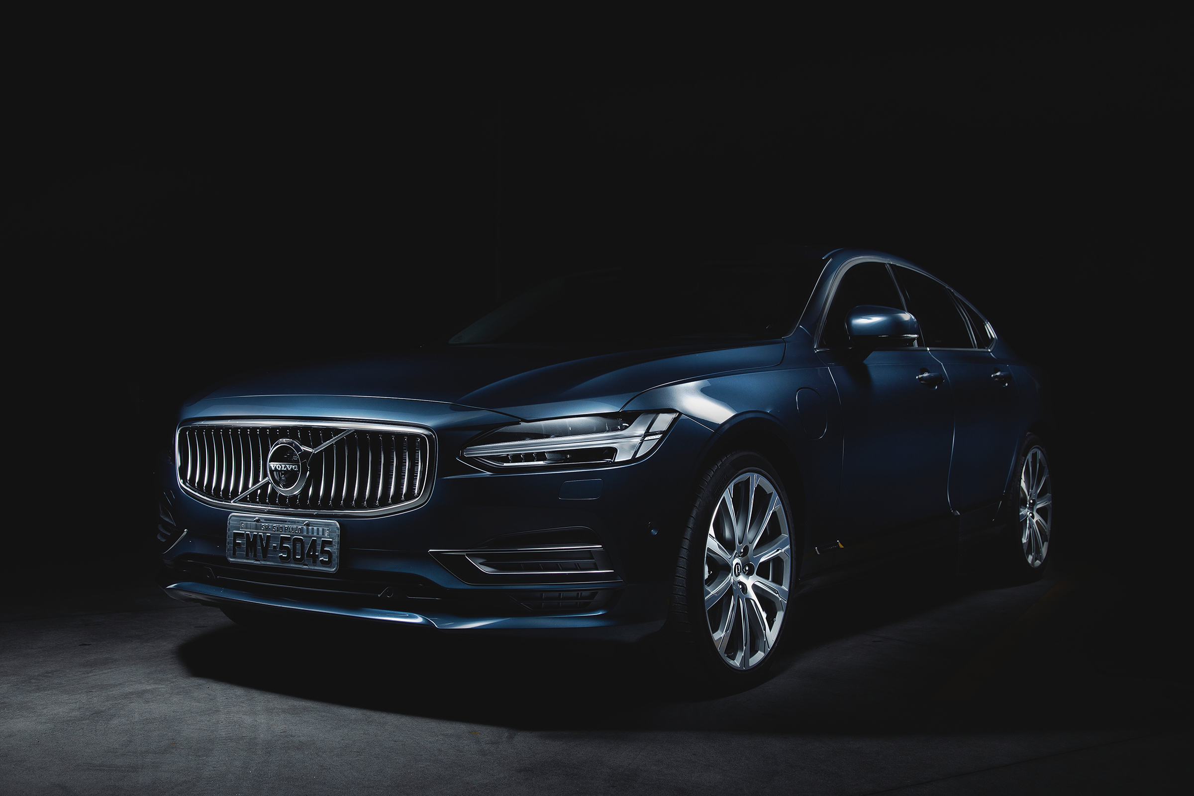  "Sedãzão" S90 é um dos 12 modelos Volvo híbridos oferecidos pela empresa sueca