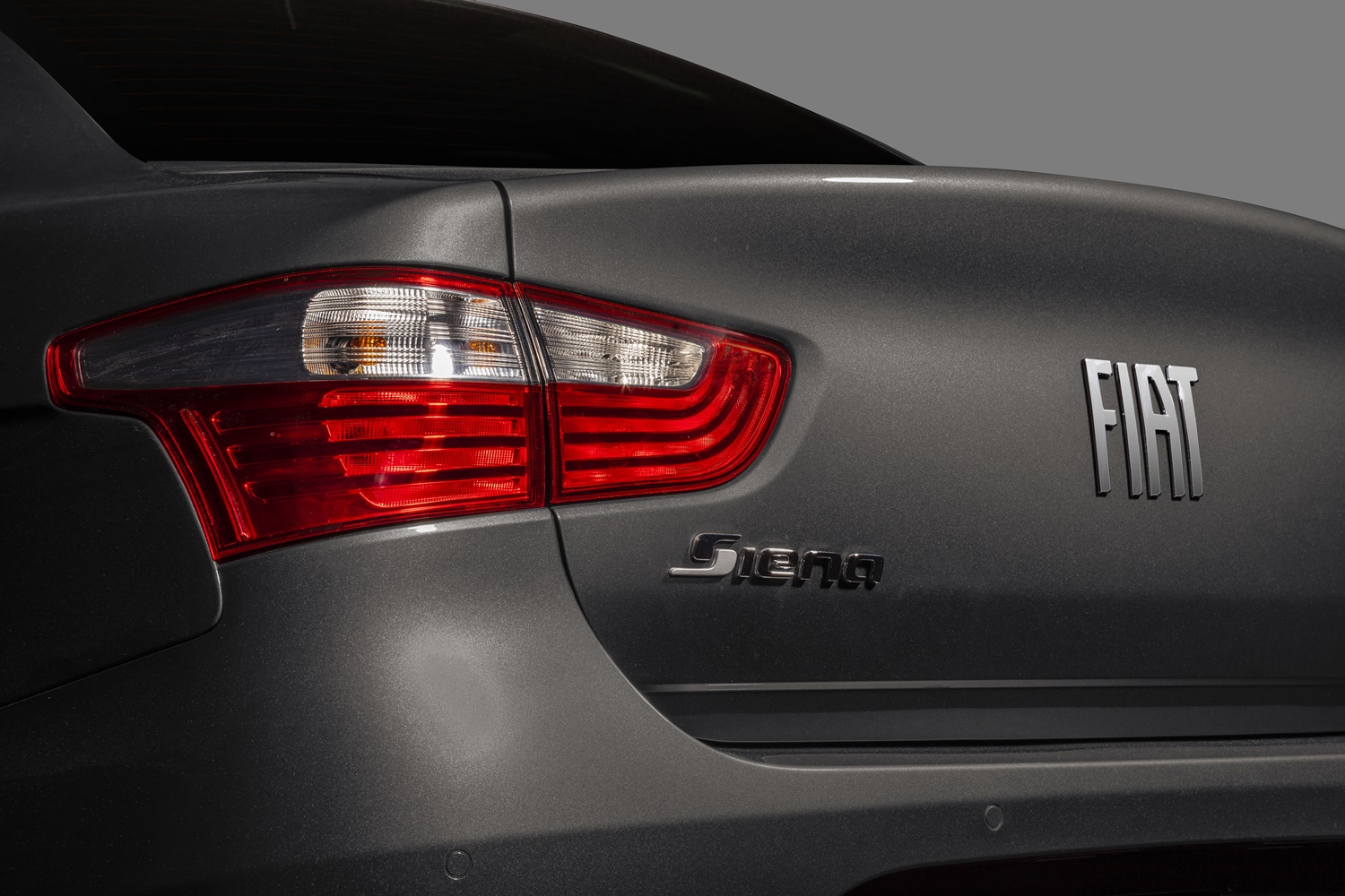  Grand Siena recebeu novo logo da Fiat