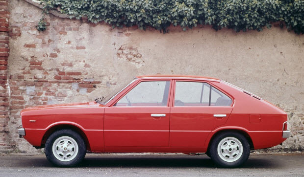  Hyundai Pony, primeiro modelo de produção em série da marca sul-coreana